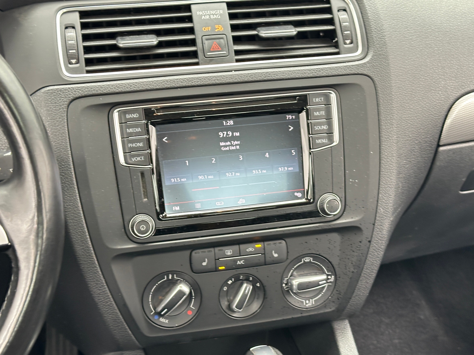 Thumbnail: 2016 Volkswagen Jetta - 4