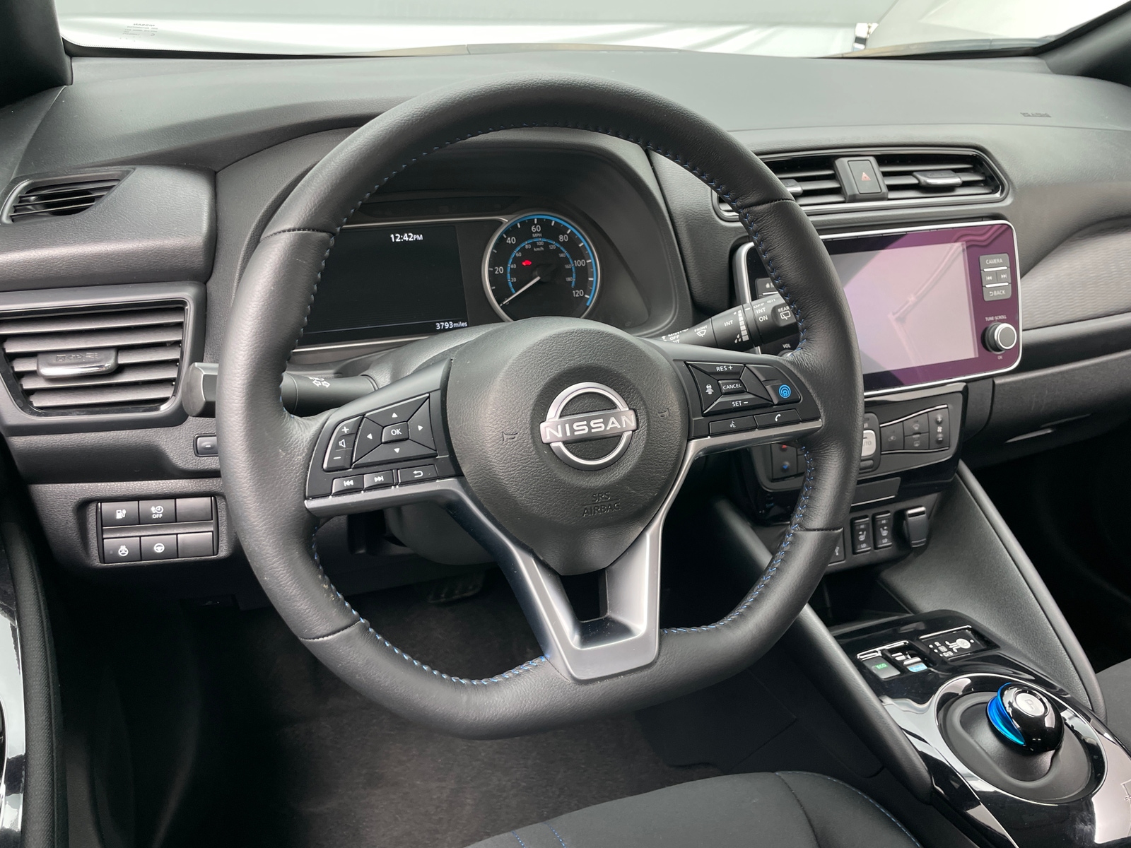 Thumbnail: 2025 Nissan Leaf - 5