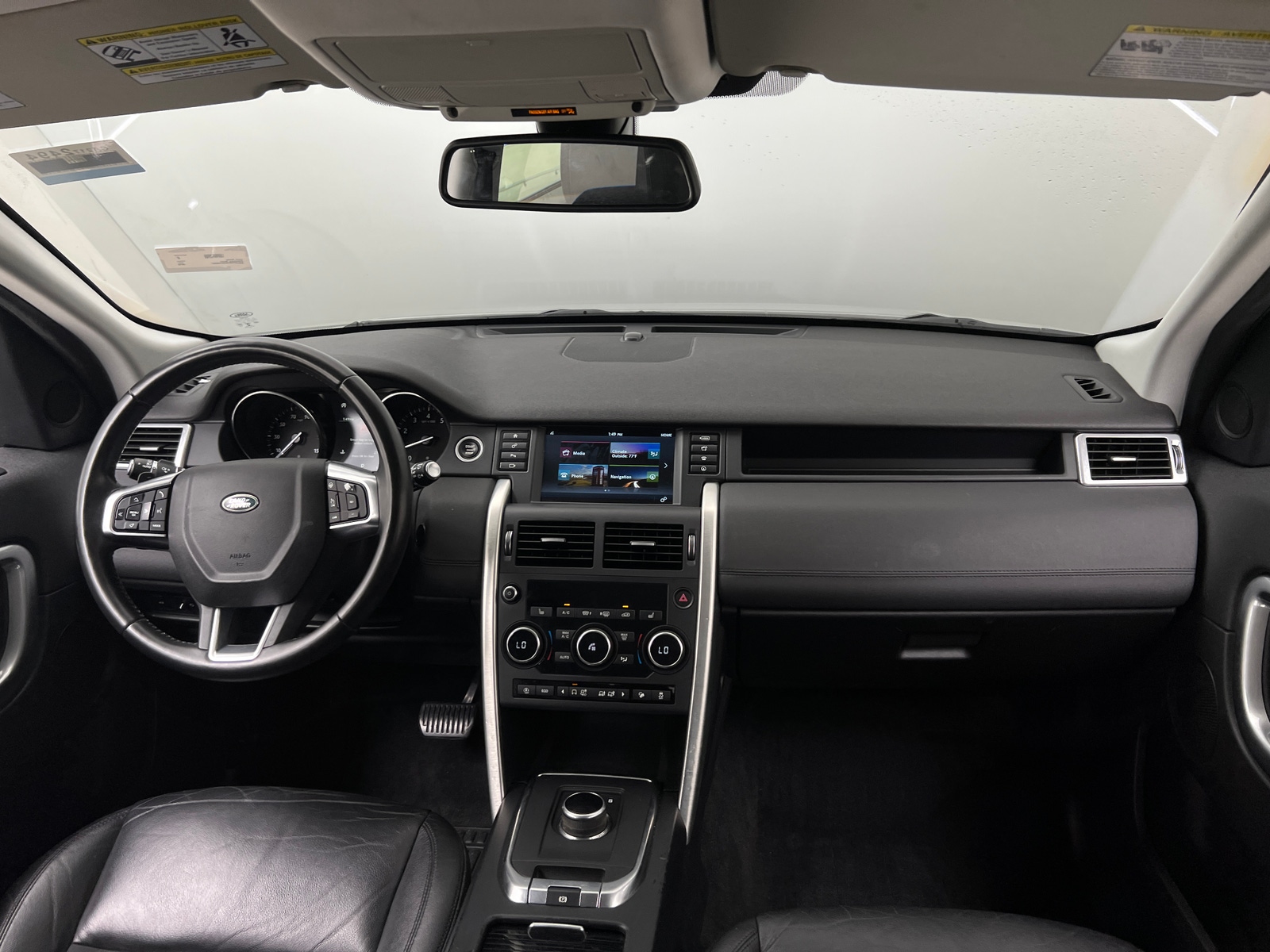 Thumbnail: 2018 Land Rover Discovery Sport - 2