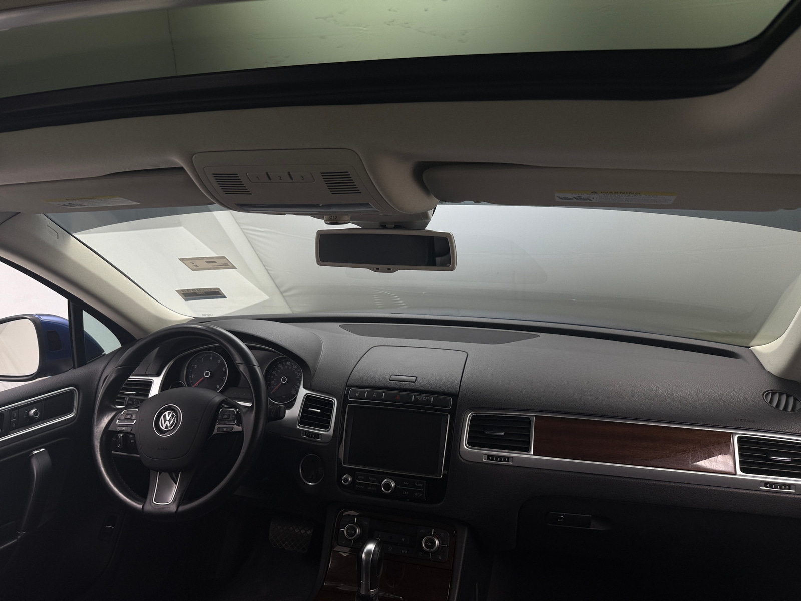 Thumbnail: 2016 Volkswagen Touareg - 3