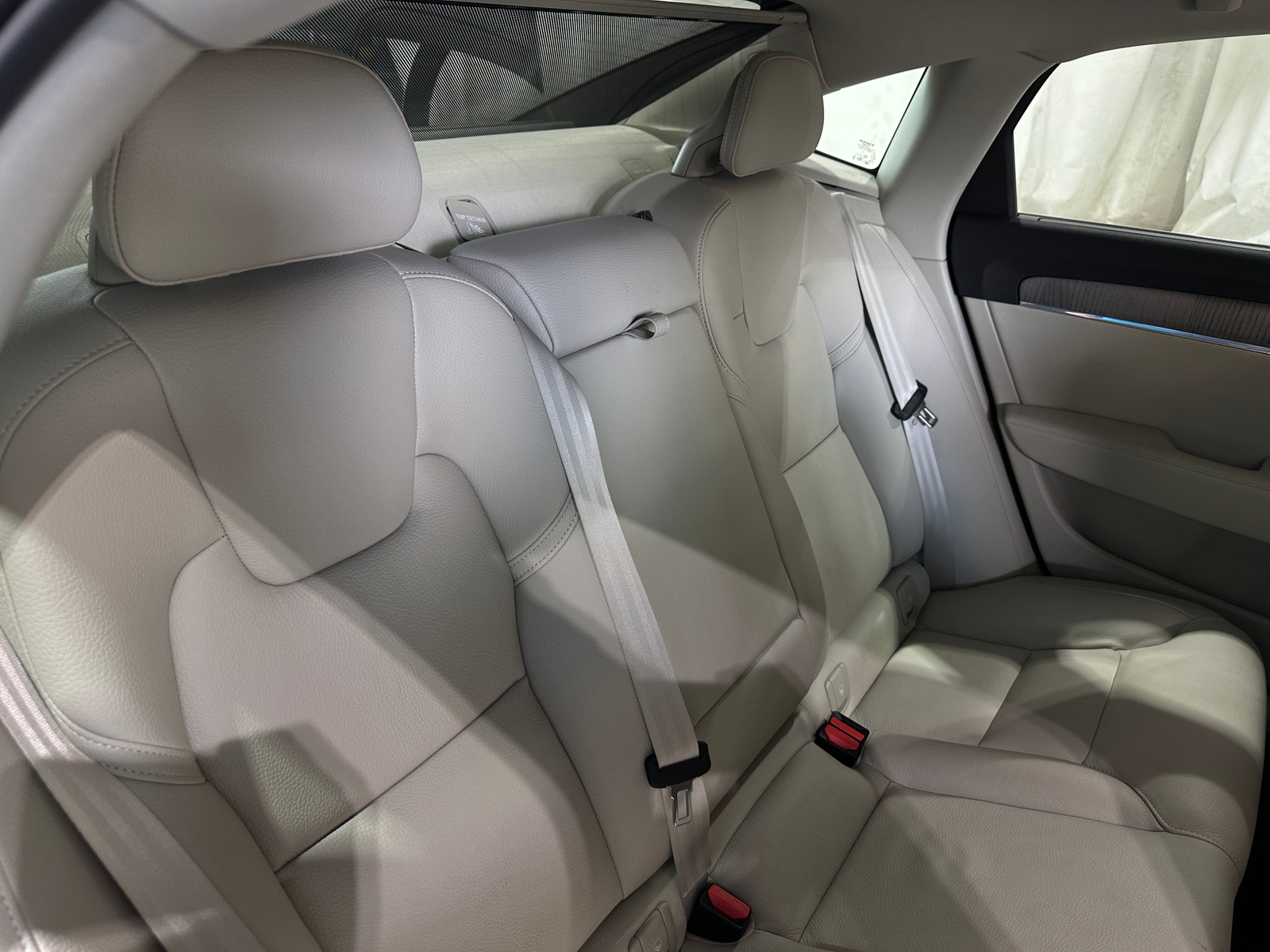 Thumbnail: 2023 Volvo S90 - 4