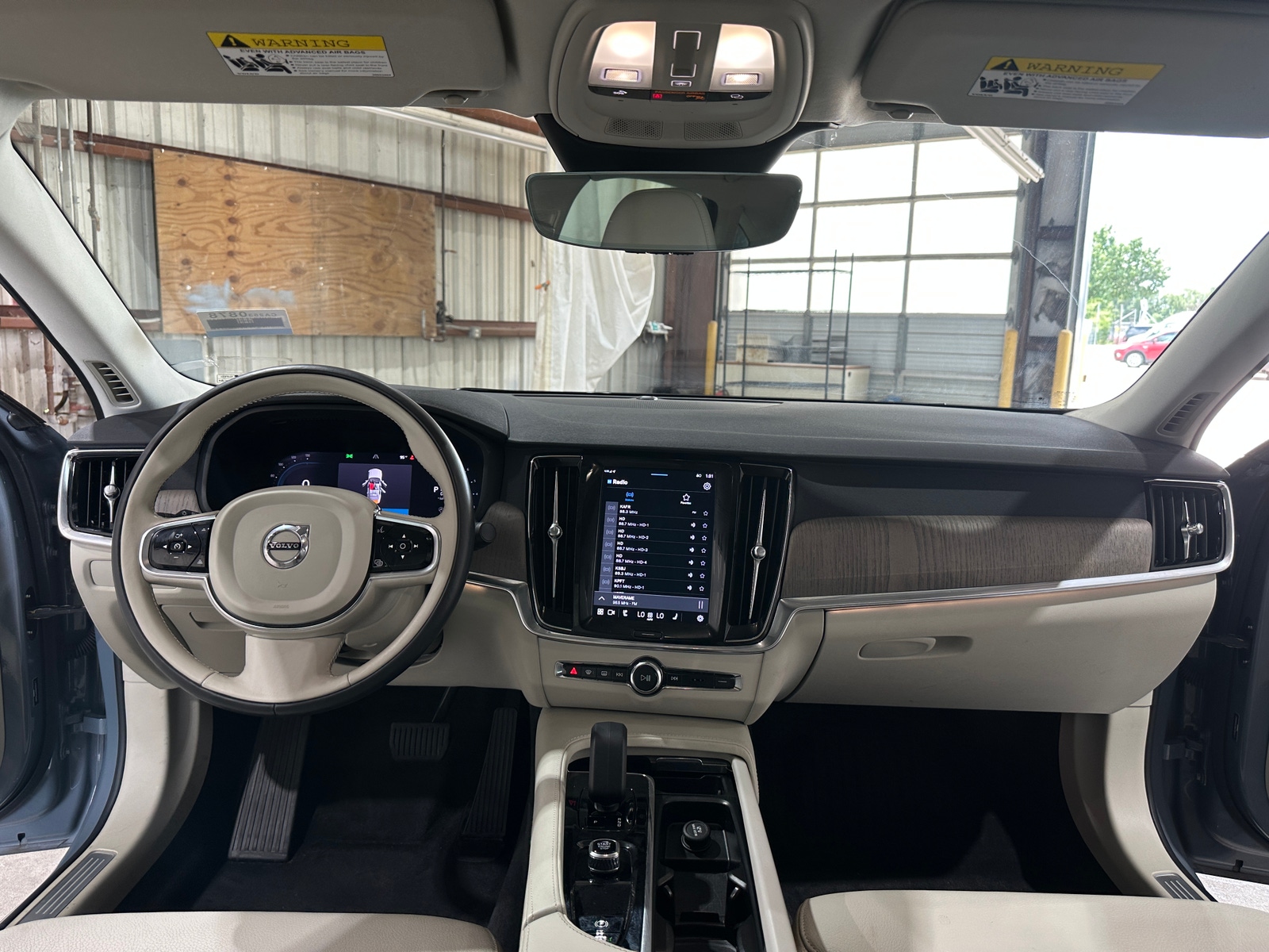 Thumbnail: 2023 Volvo S90 - 2
