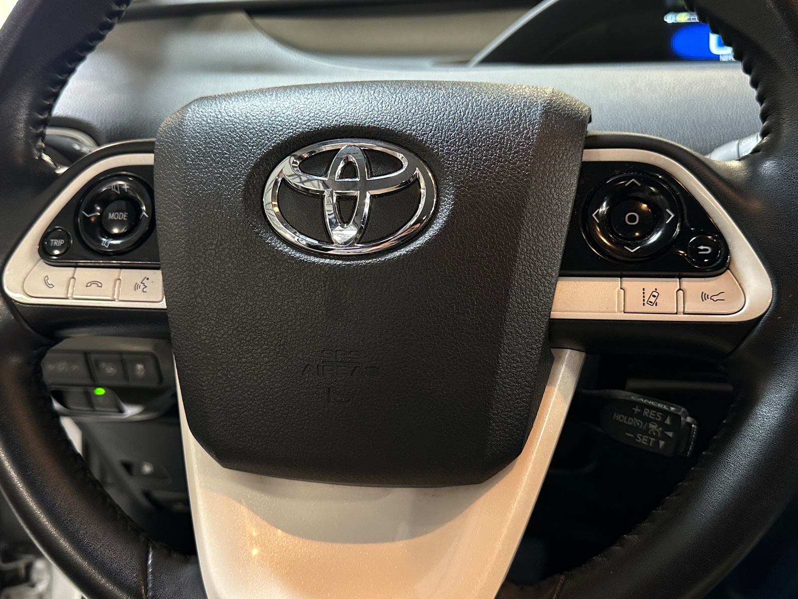 Thumbnail: 2018 Toyota Prius - 5