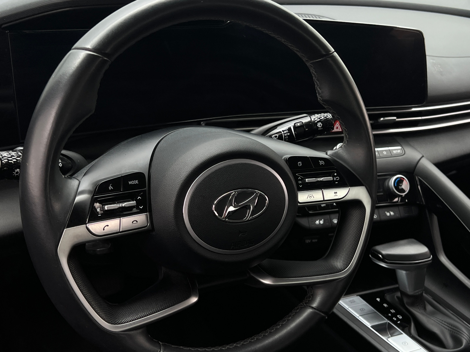 Thumbnail: 2023 Hyundai Elantra - 4