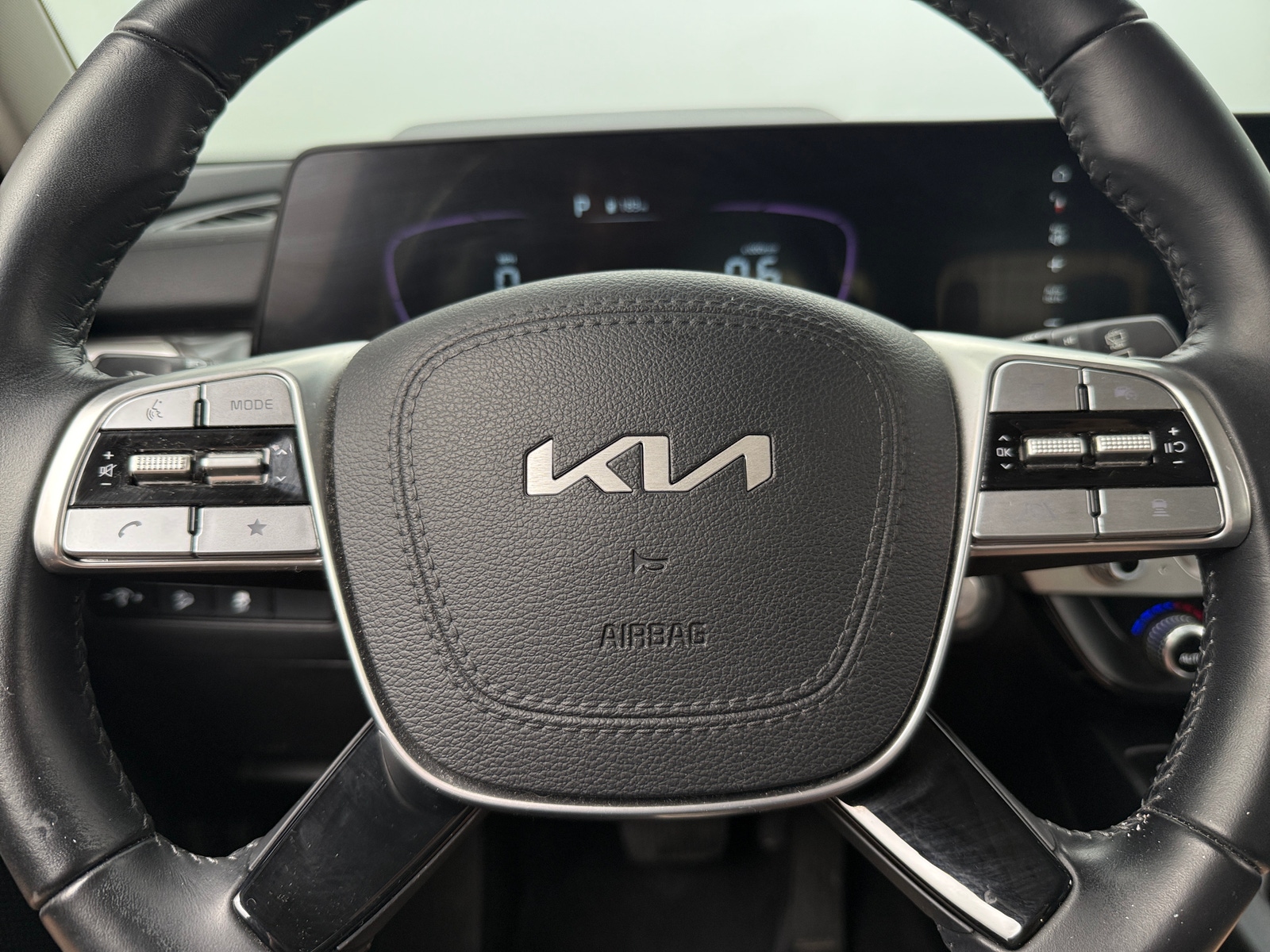 Thumbnail: 2023 Kia Telluride - 4