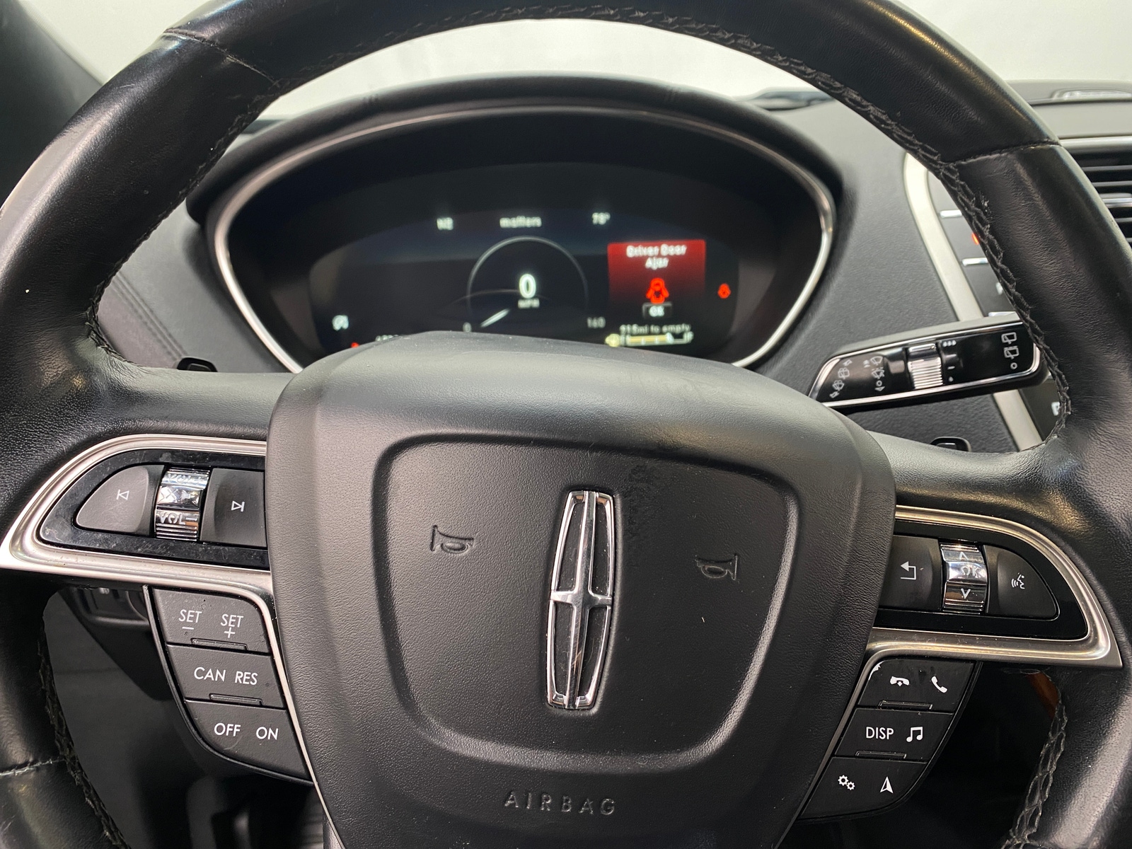 Thumbnail: 2019 Lincoln Nautilus - 4
