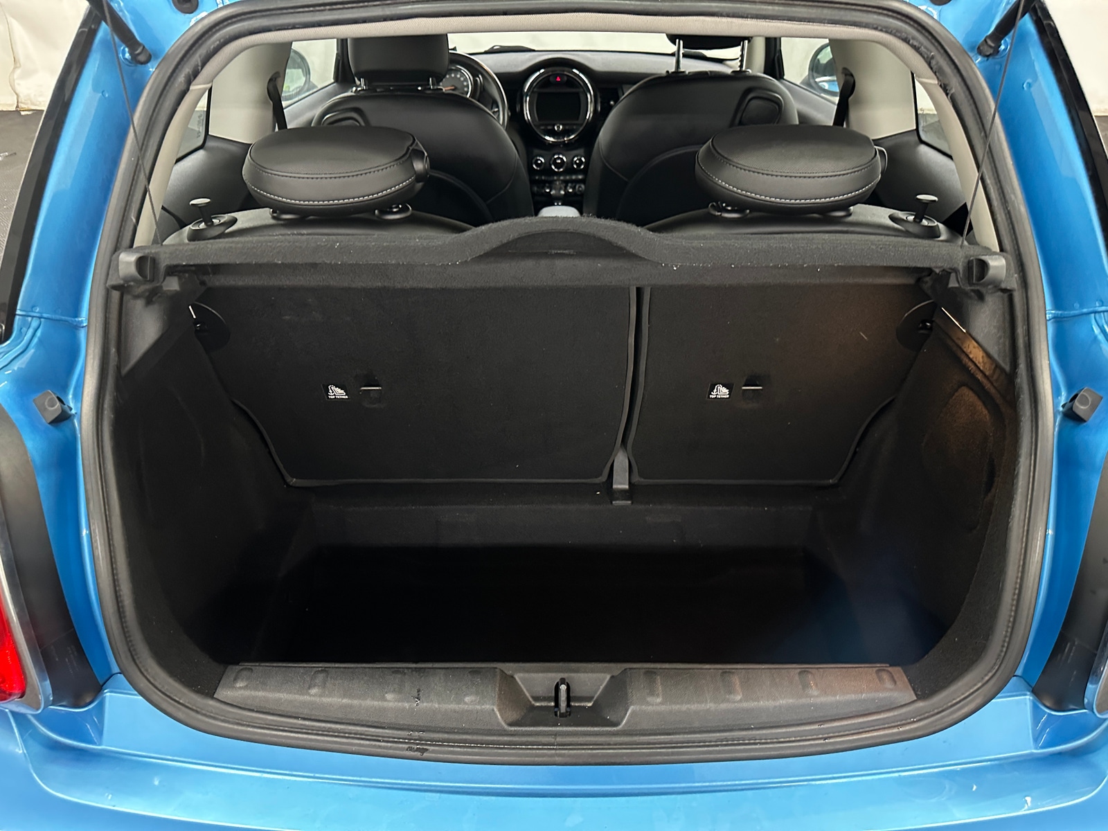 Thumbnail: 2017 MINI Cooper Hardtop - 6