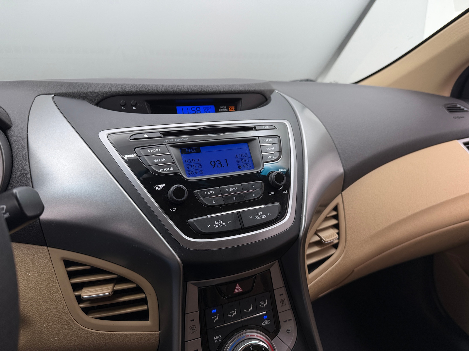 Thumbnail: 2013 Hyundai Elantra - 4