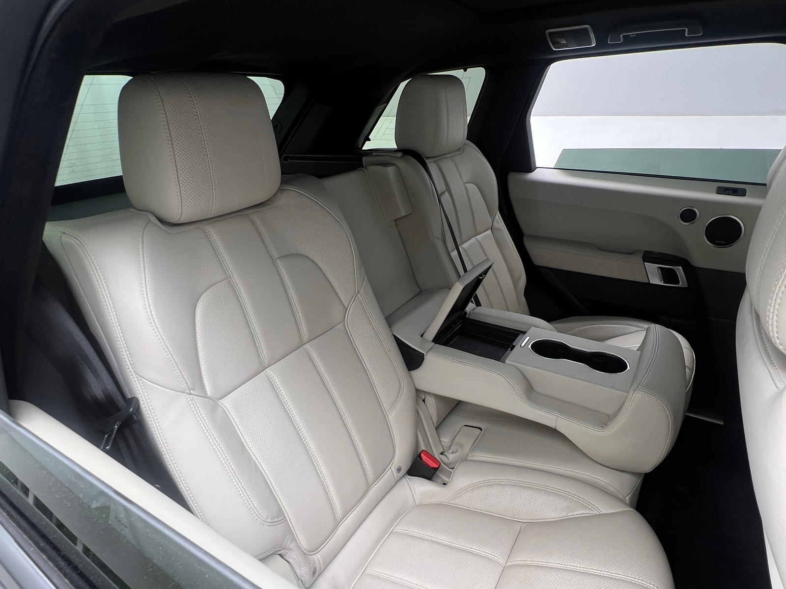 Thumbnail: 2016 Land Rover Range Rover Sport - 5
