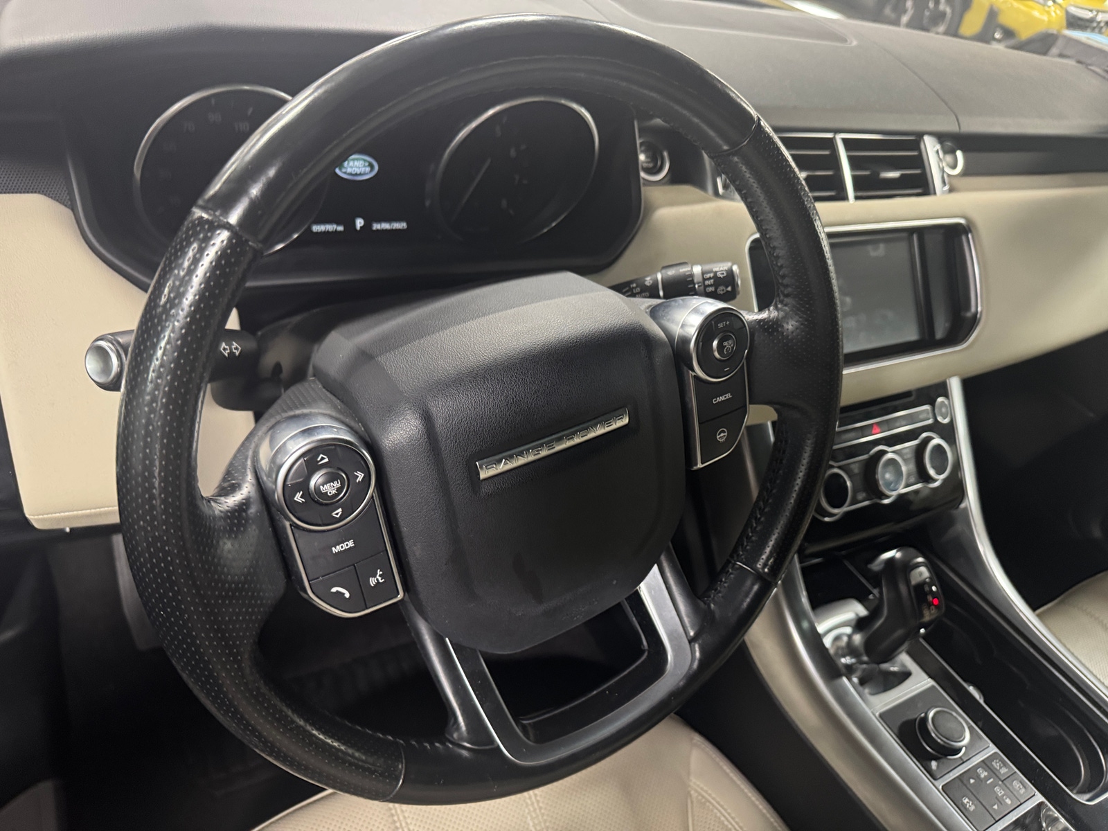 Thumbnail: 2016 Land Rover Range Rover Sport - 4