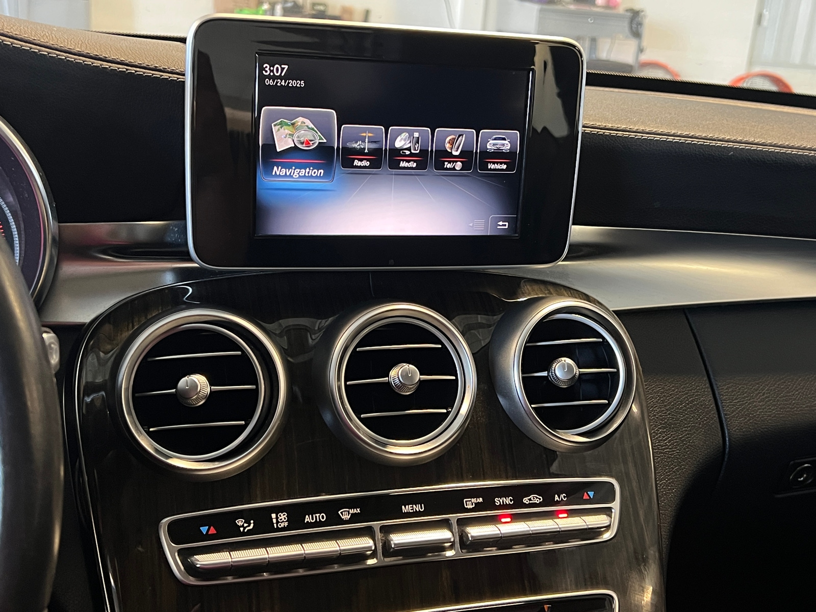 Thumbnail: 2015 Mercedes-Benz C-Class - 3