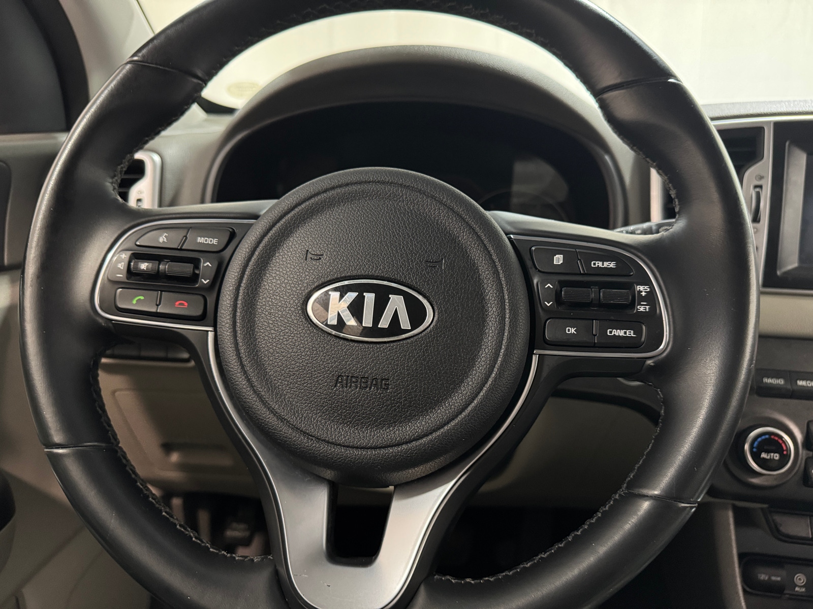 Thumbnail: 2017 Kia Sportage - 4
