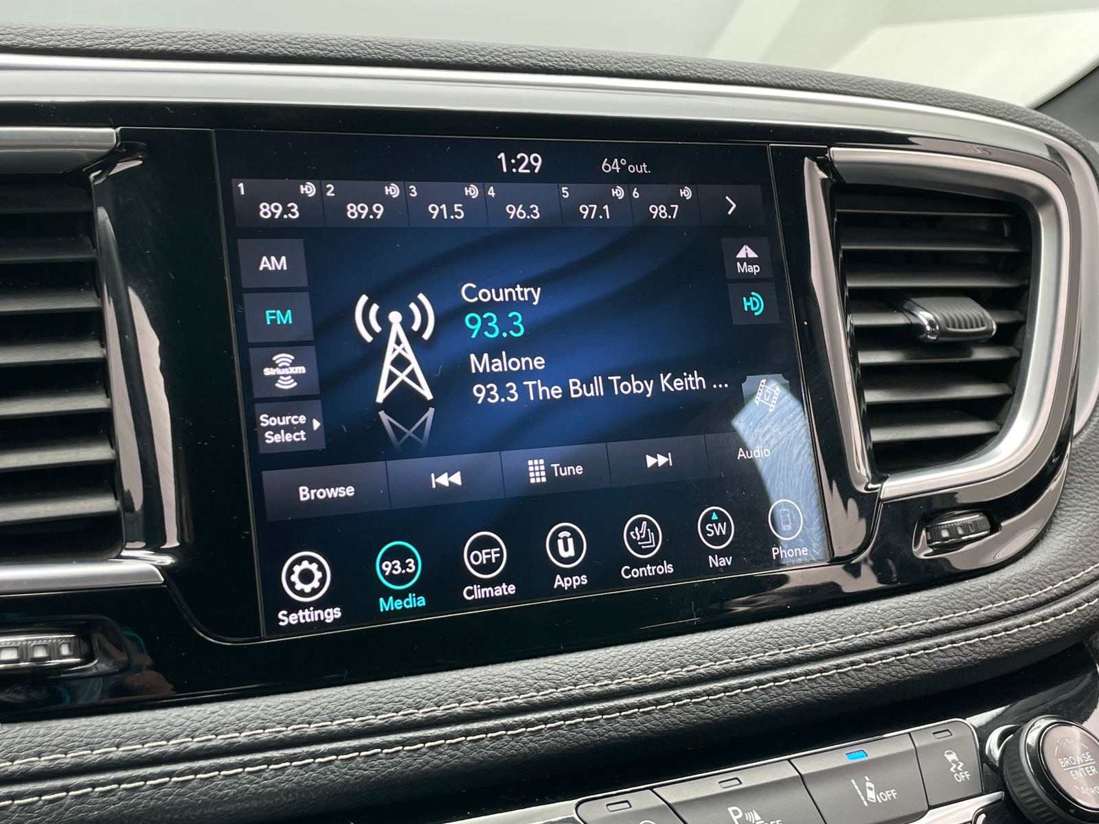 Thumbnail: 2019 Chrysler Pacifica - 3