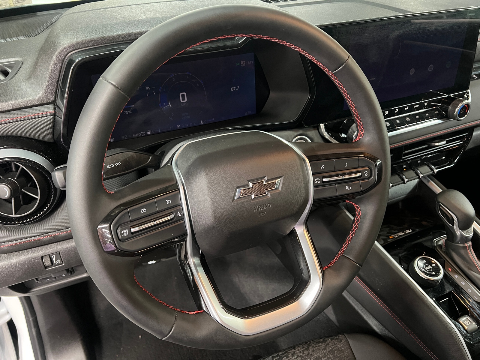 Thumbnail: 2024 Chevrolet Colorado - 4