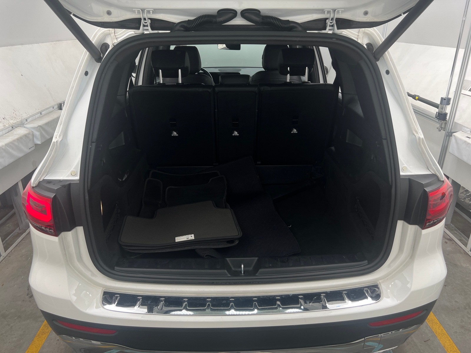 Thumbnail: 2021 Mercedes-Benz GLB - 6