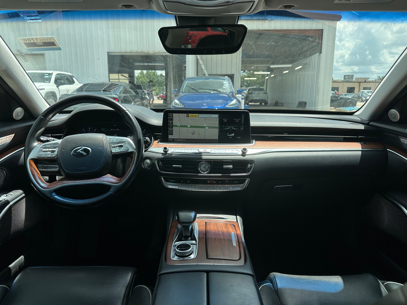 Thumbnail: 2019 Kia K900 - 2