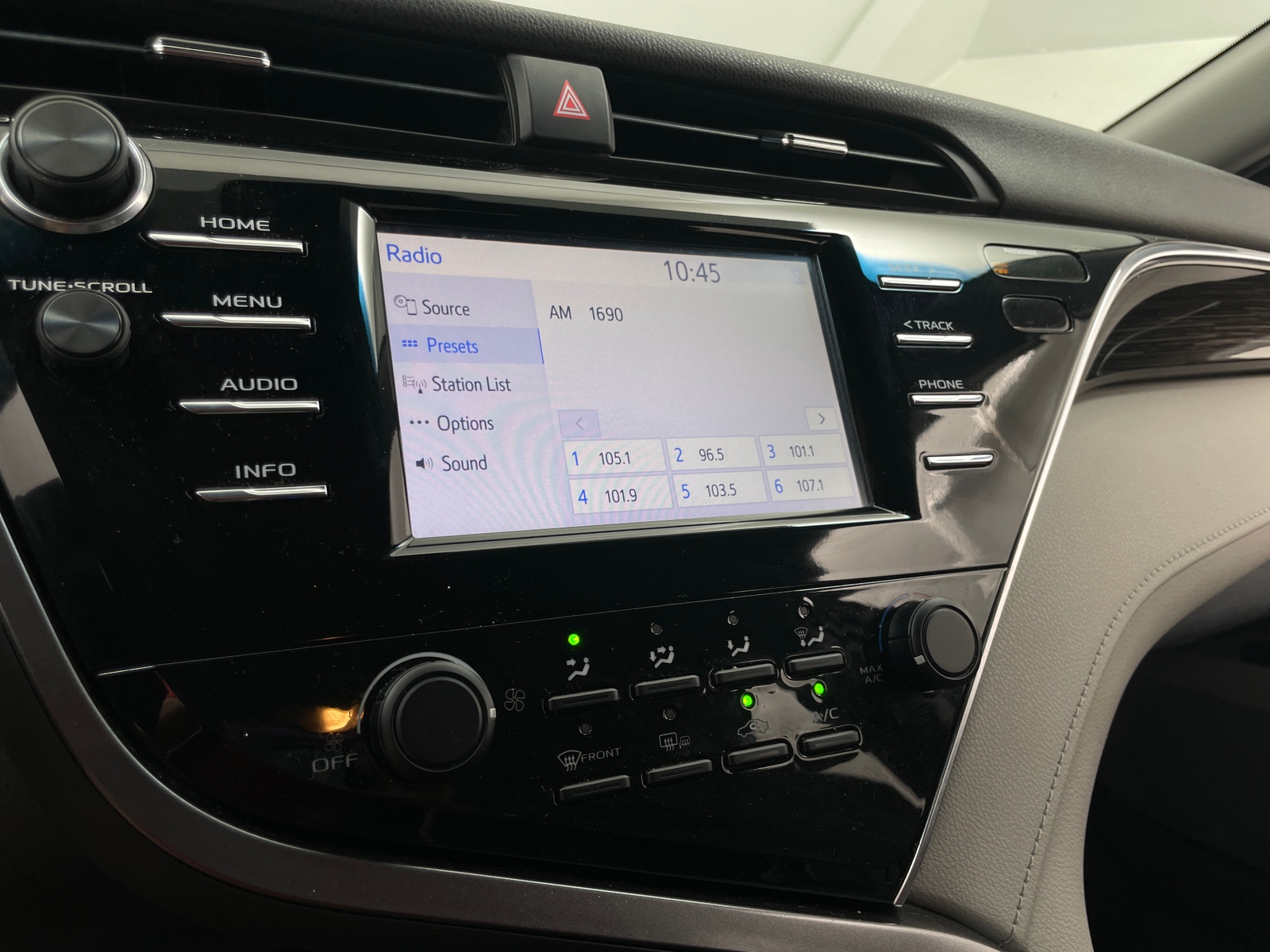 Thumbnail: 2018 Toyota Camry - 4