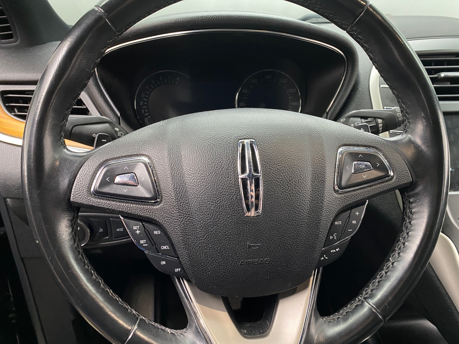 Thumbnail: 2017 Lincoln MKC - 4