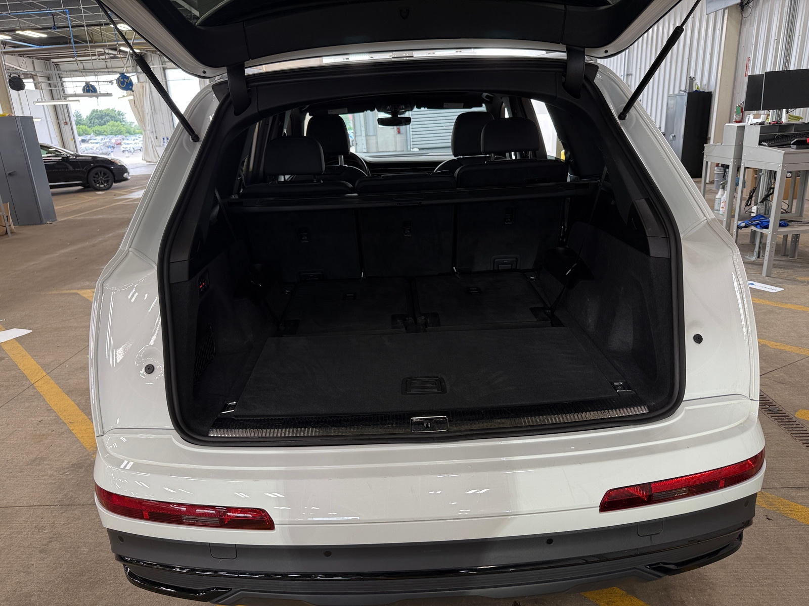 Thumbnail: 2022 Audi Q7 - 6