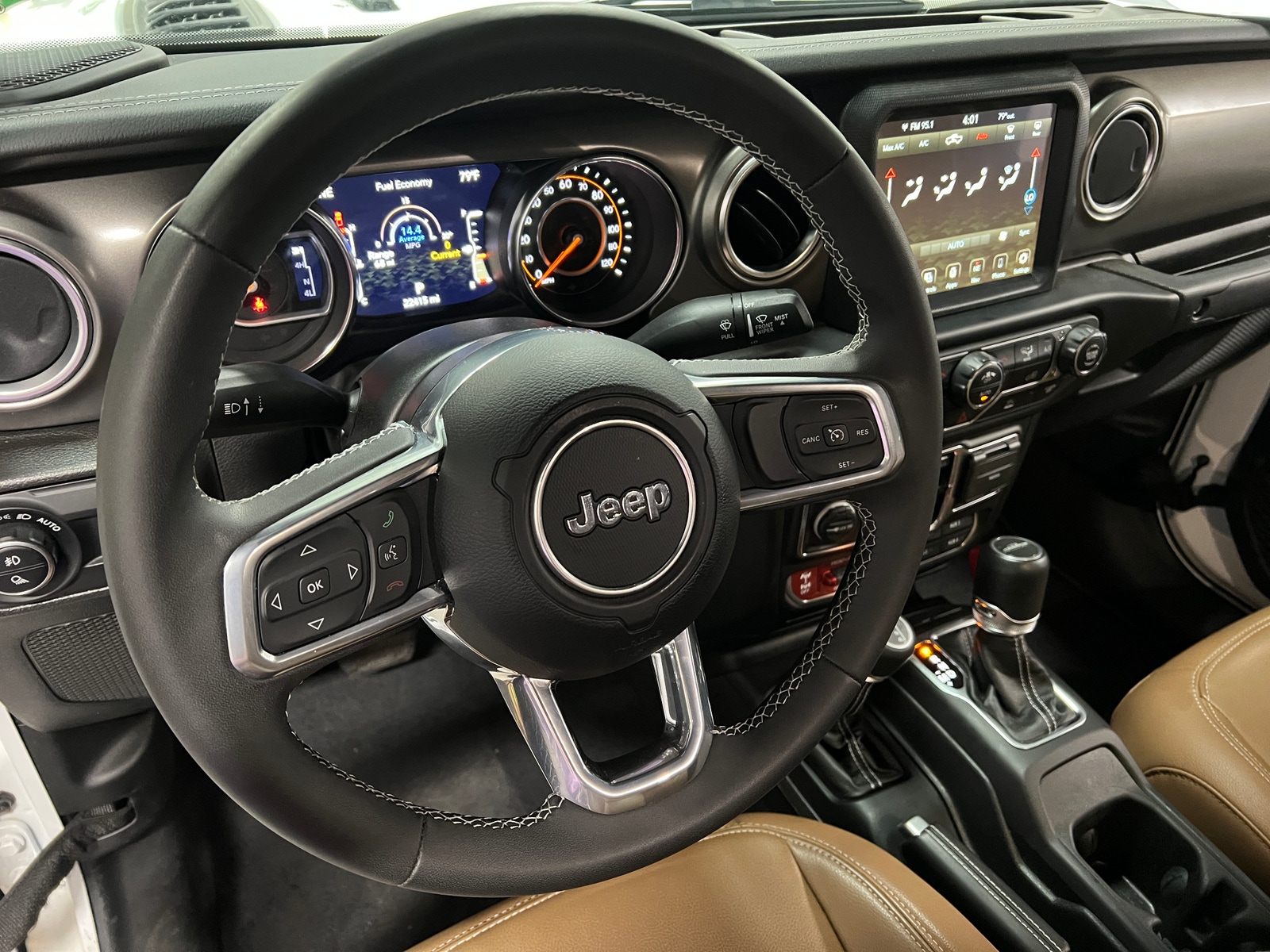 Thumbnail: 2023 Jeep Gladiator - 4