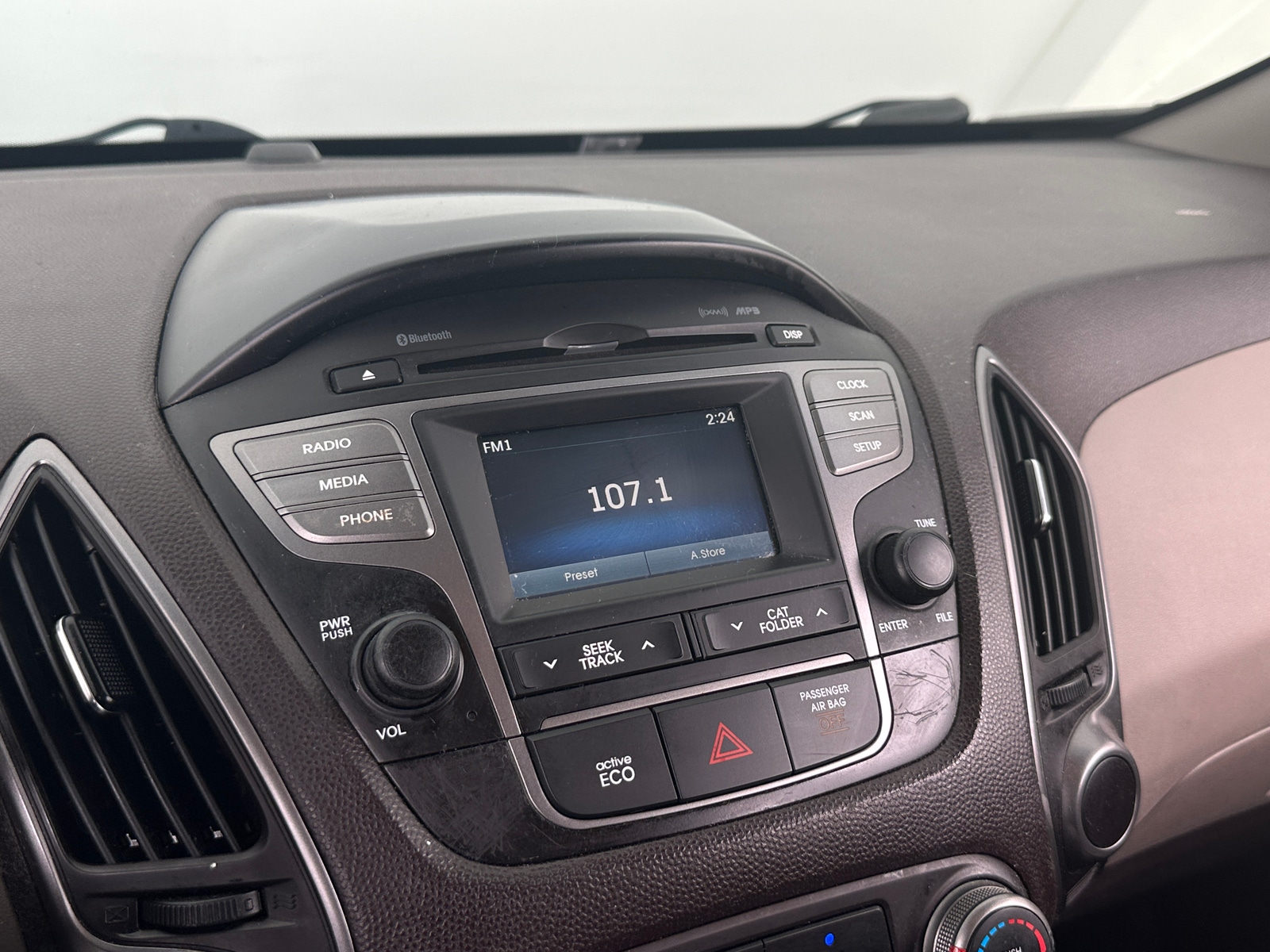 Thumbnail: 2014 Hyundai Tucson - 3