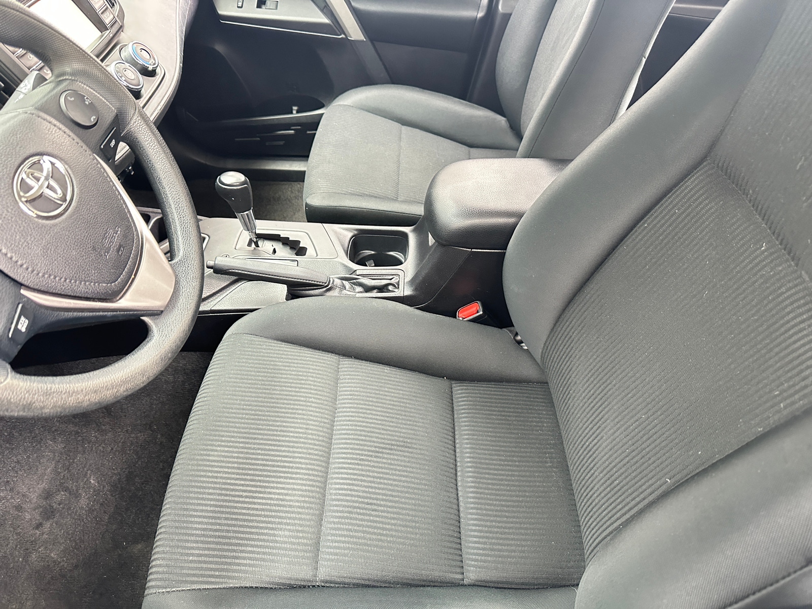 Thumbnail: 2016 Toyota RAV4 - 2