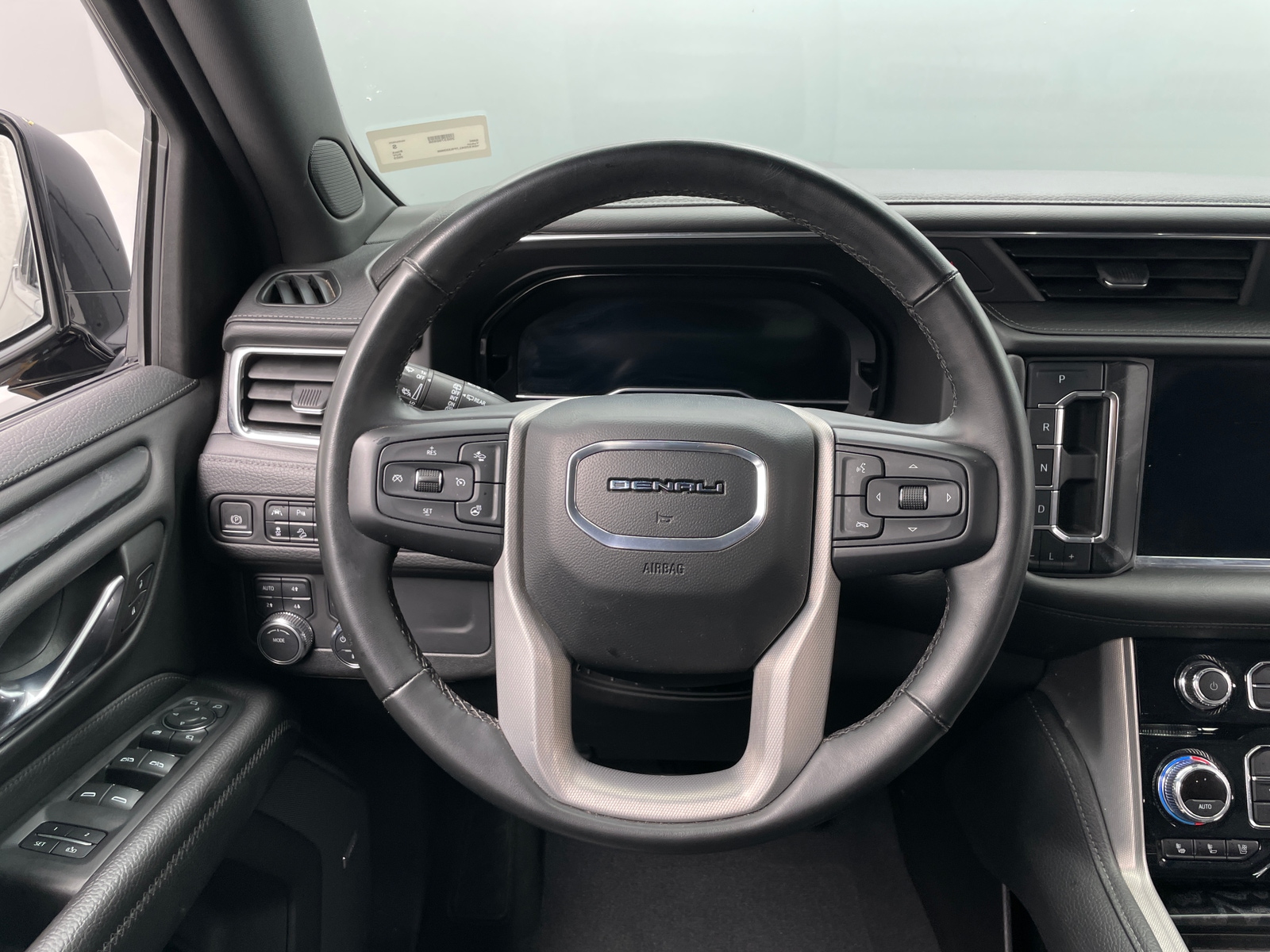 Thumbnail: 2023 GMC Yukon - 4