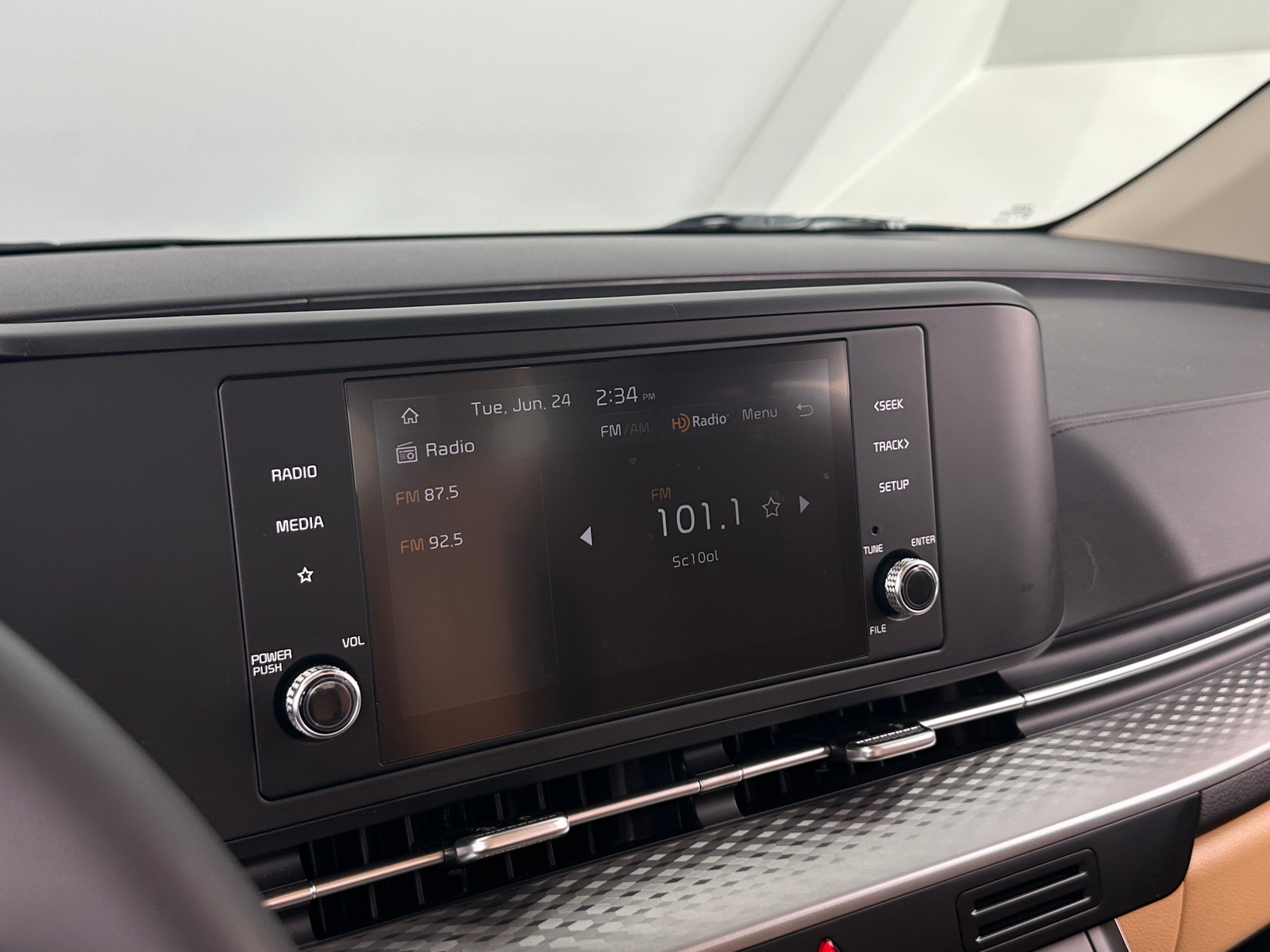 Thumbnail: 2024 Kia Carnival - 3