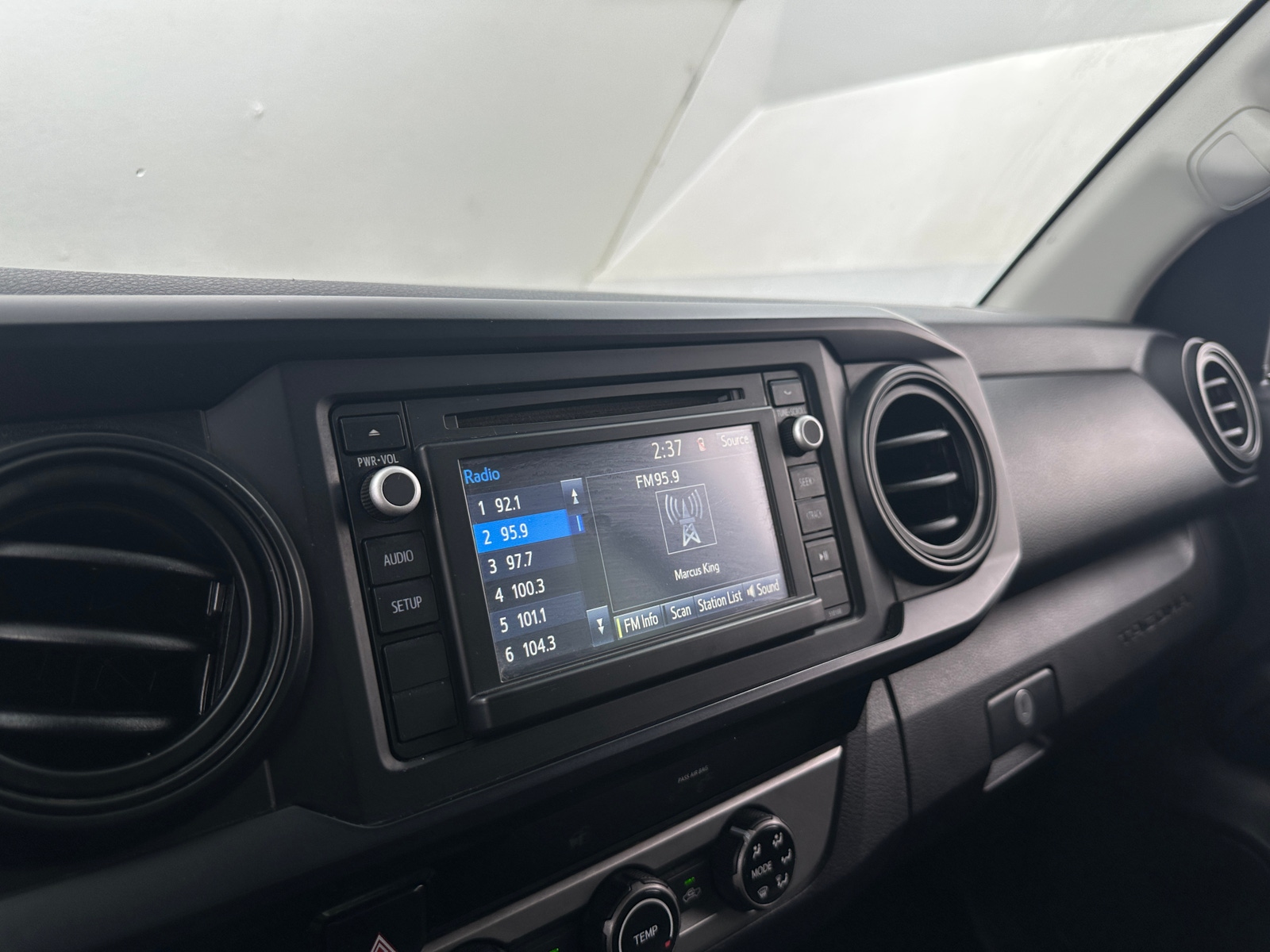 Thumbnail: 2018 Toyota Tacoma - 4