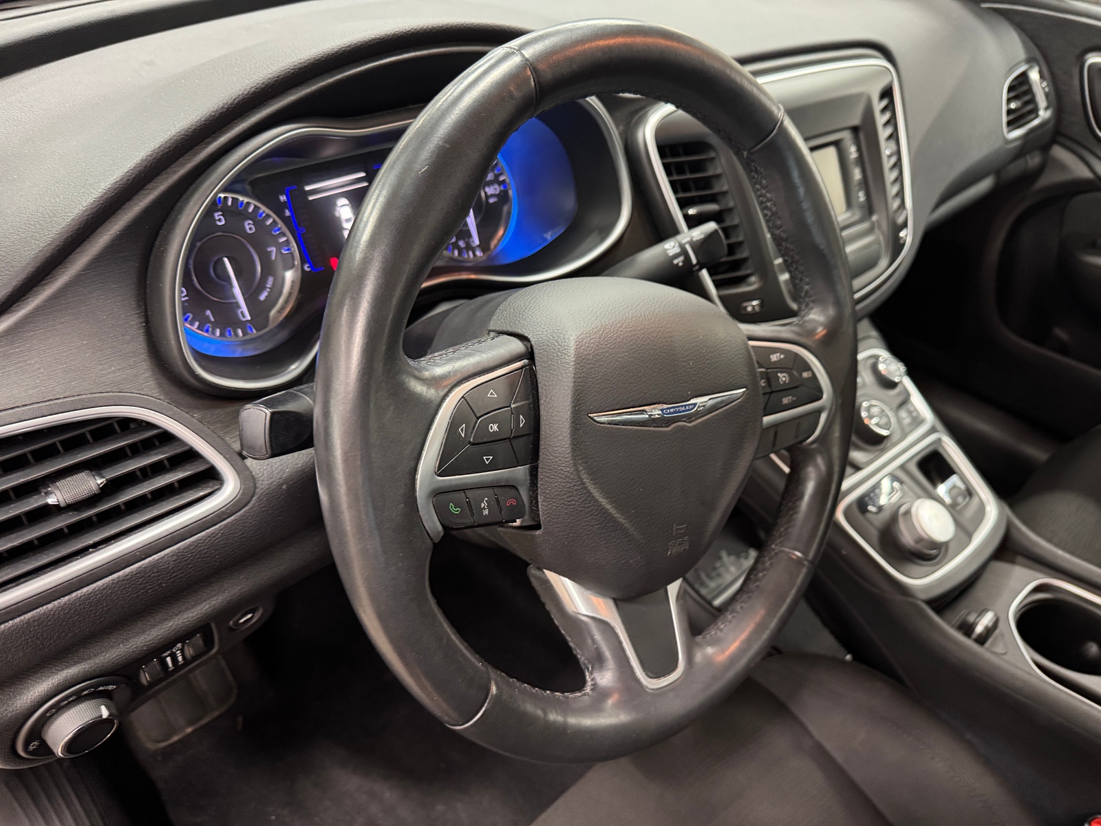 Thumbnail: 2015 Chrysler 200 - 3