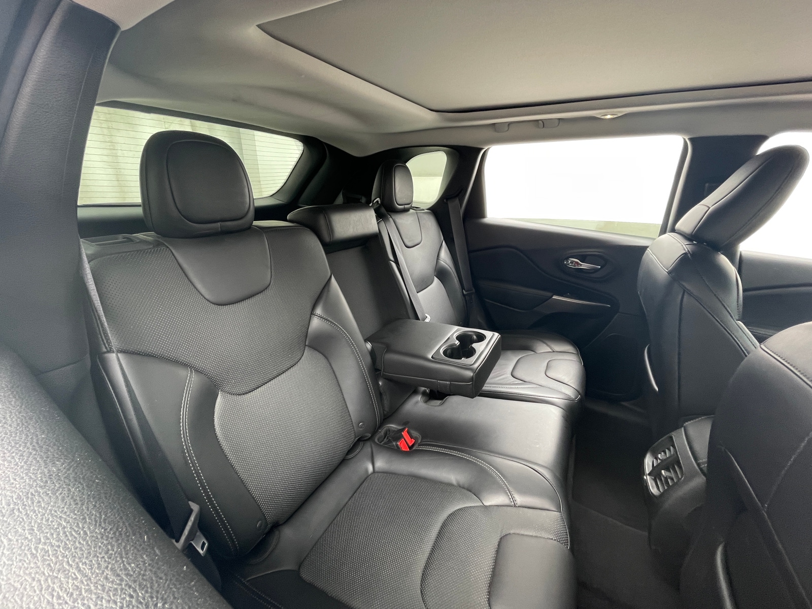 Thumbnail: 2019 Jeep Cherokee - 5