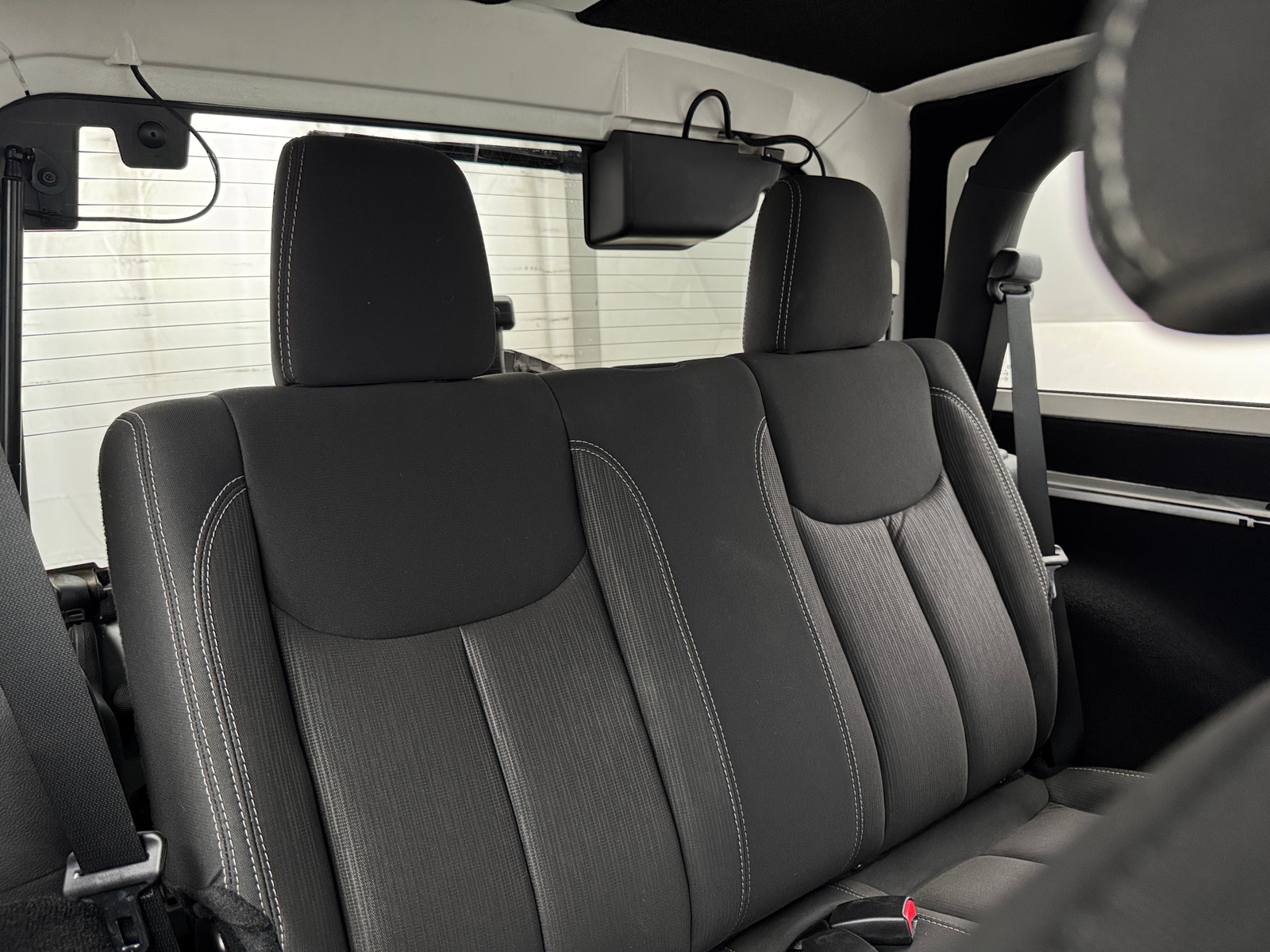 Thumbnail: 2015 Jeep Wrangler - 6