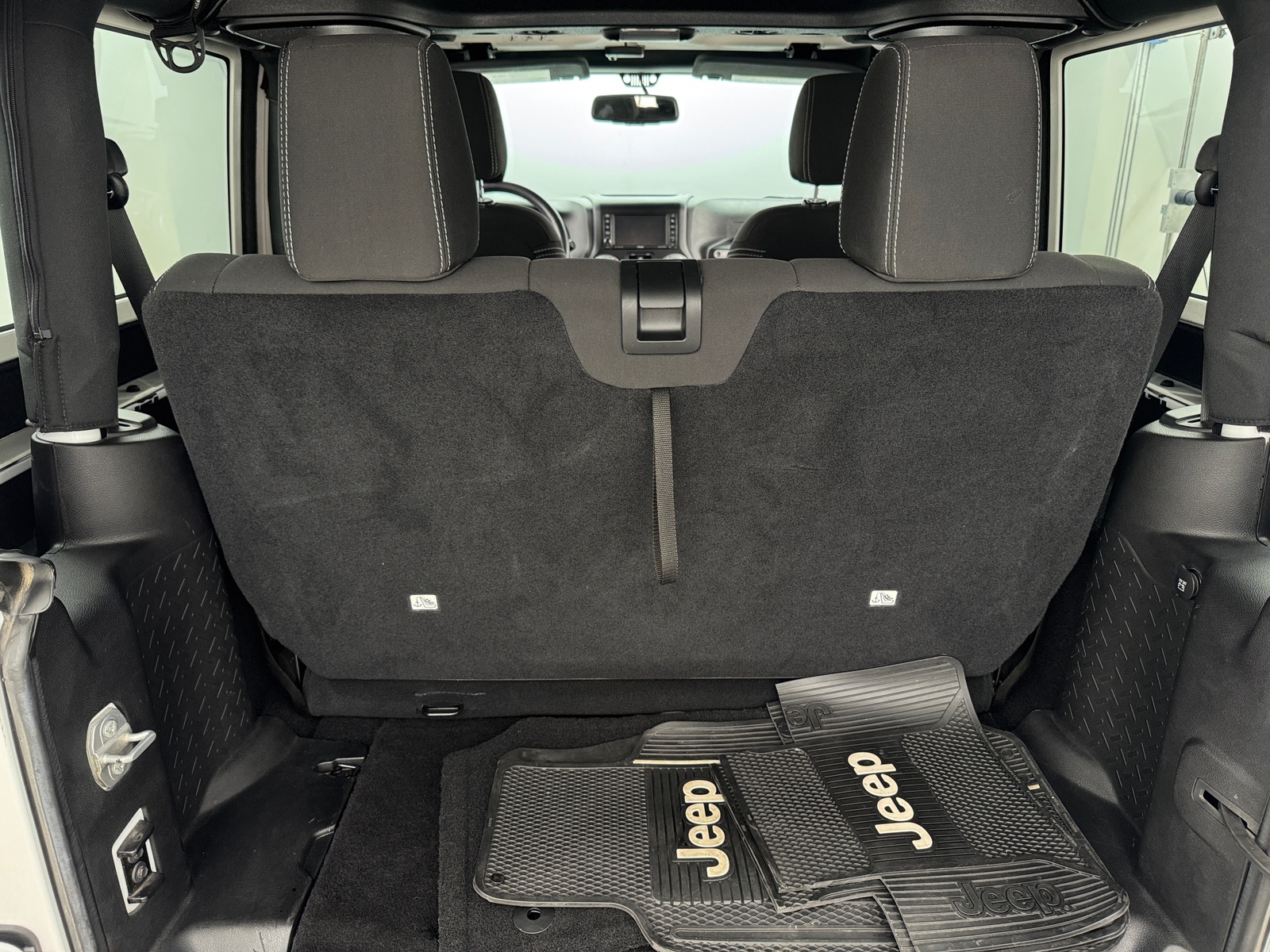 Thumbnail: 2015 Jeep Wrangler - 7