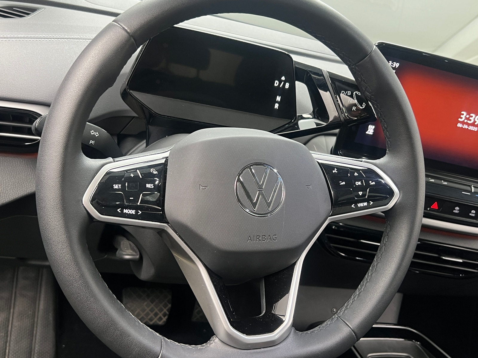 Thumbnail: 2023 Volkswagen ID.4 - 4
