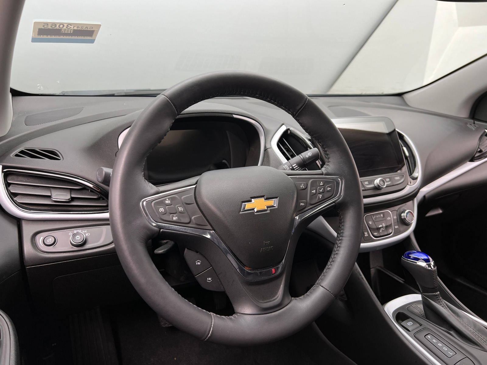 Thumbnail: 2017 Chevrolet Volt - 5