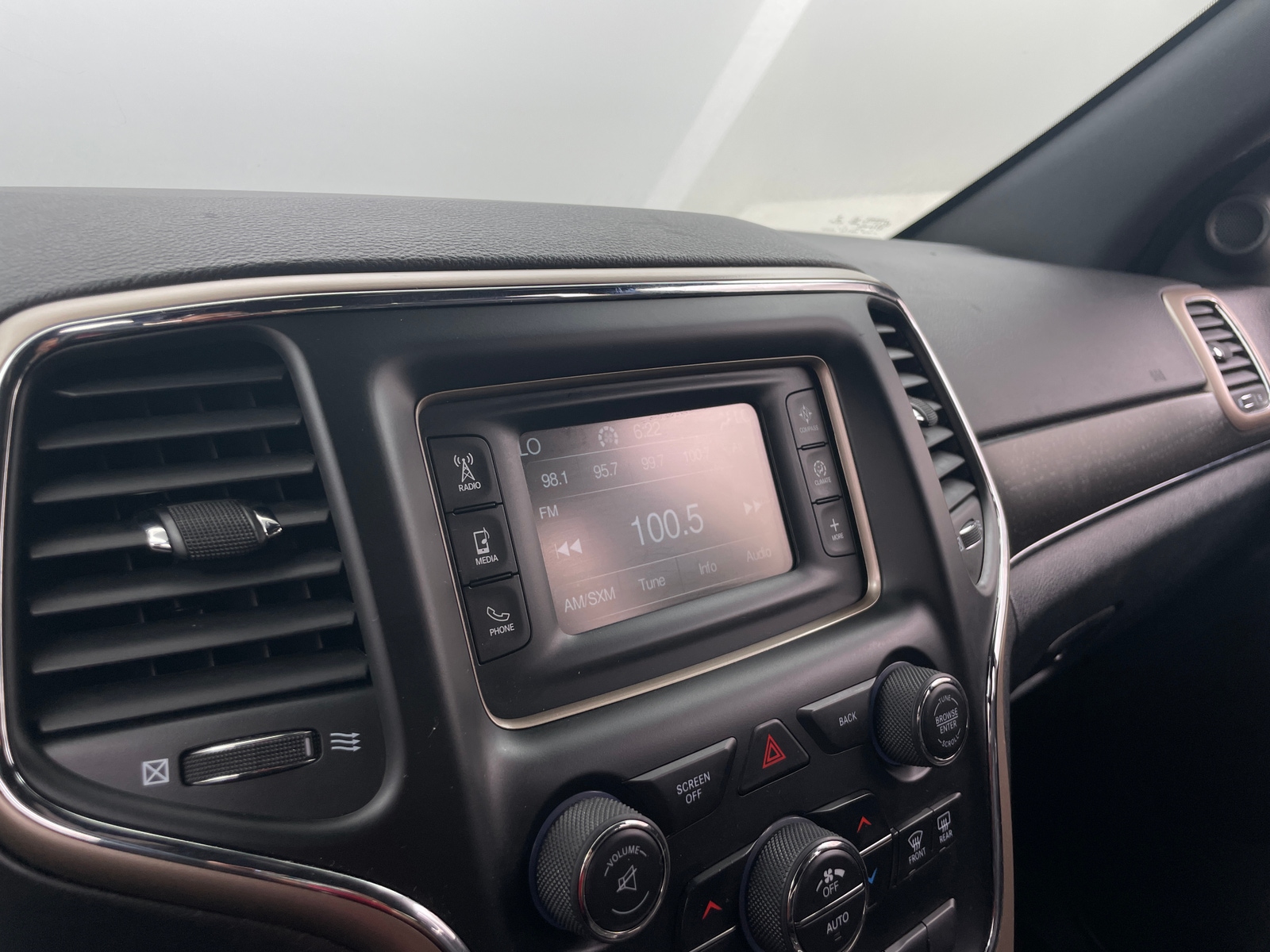 Thumbnail: 2016 Jeep Grand Cherokee - 3