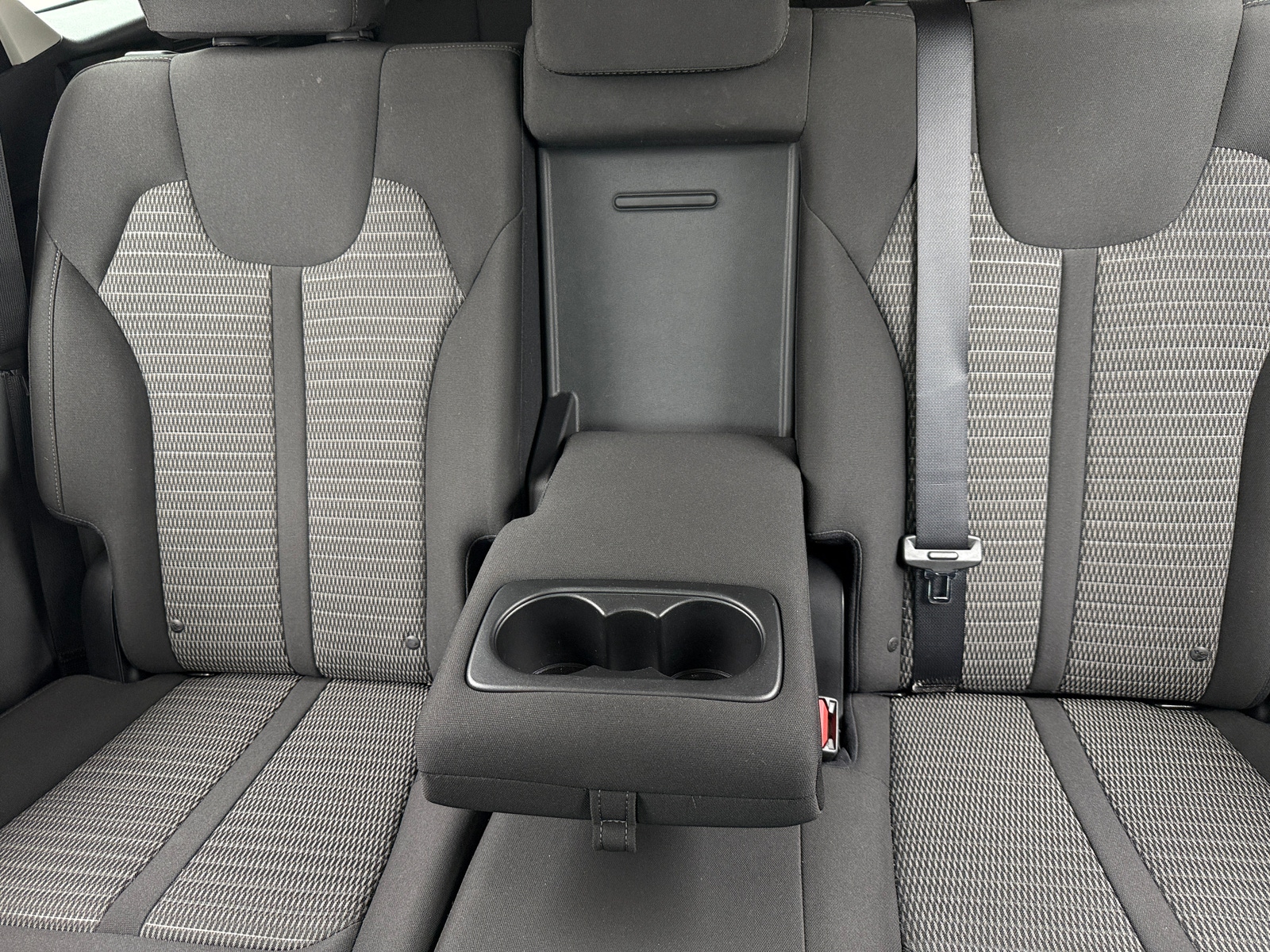 Thumbnail: 2023 Kia Sorento - 6