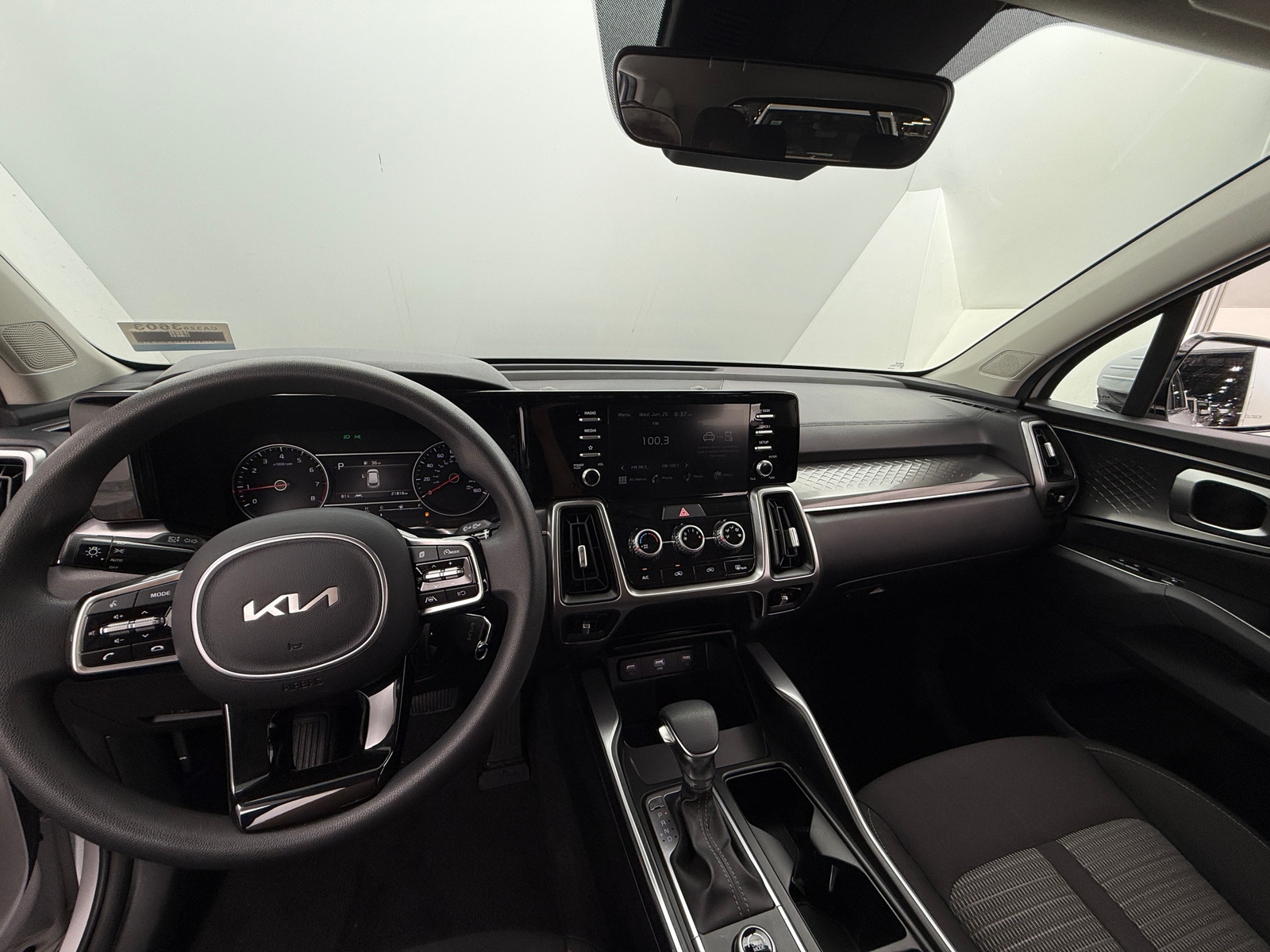 Thumbnail: 2023 Kia Sorento - 3