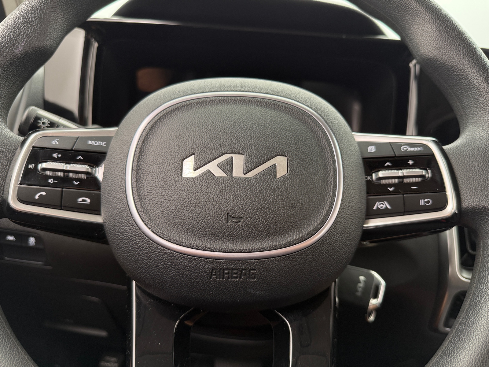 Thumbnail: 2023 Kia Sorento - 5