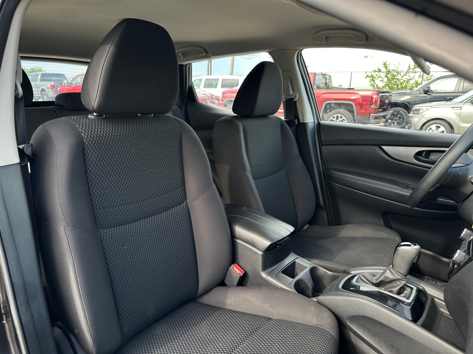 Thumbnail: 2020 Nissan Rogue Sport - 2