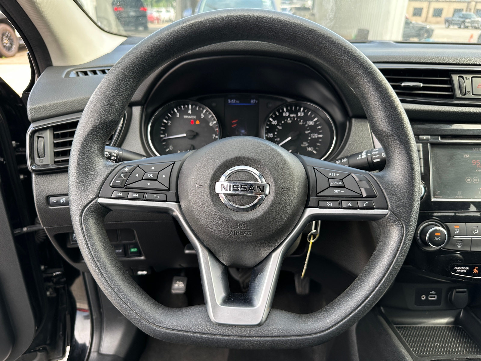 Thumbnail: 2020 Nissan Rogue Sport - 5