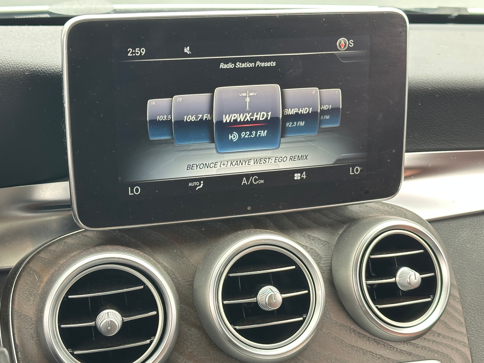 Thumbnail: 2017 Mercedes-Benz C-Class - 2