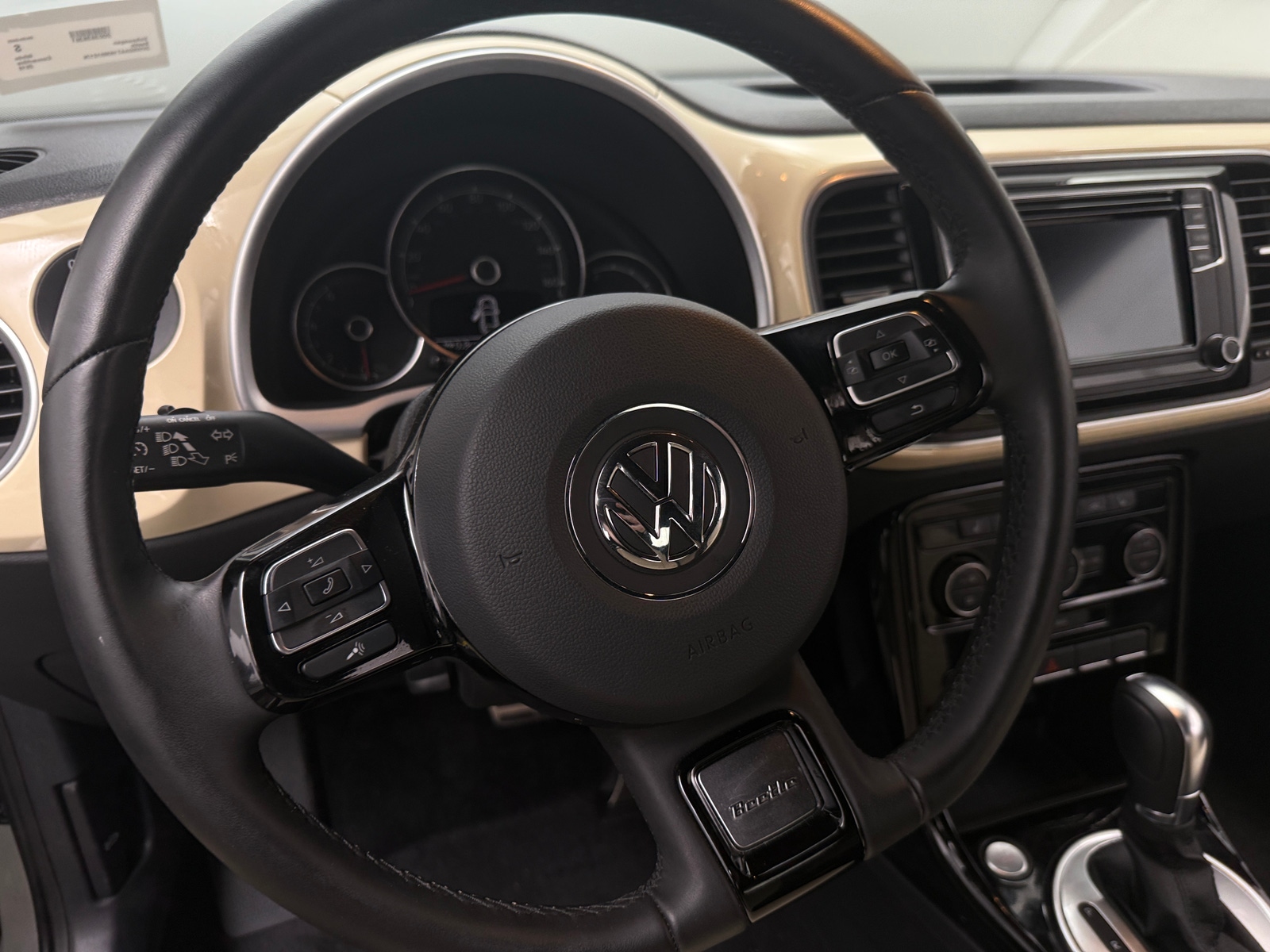 Thumbnail: 2019 Volkswagen Beetle - 4