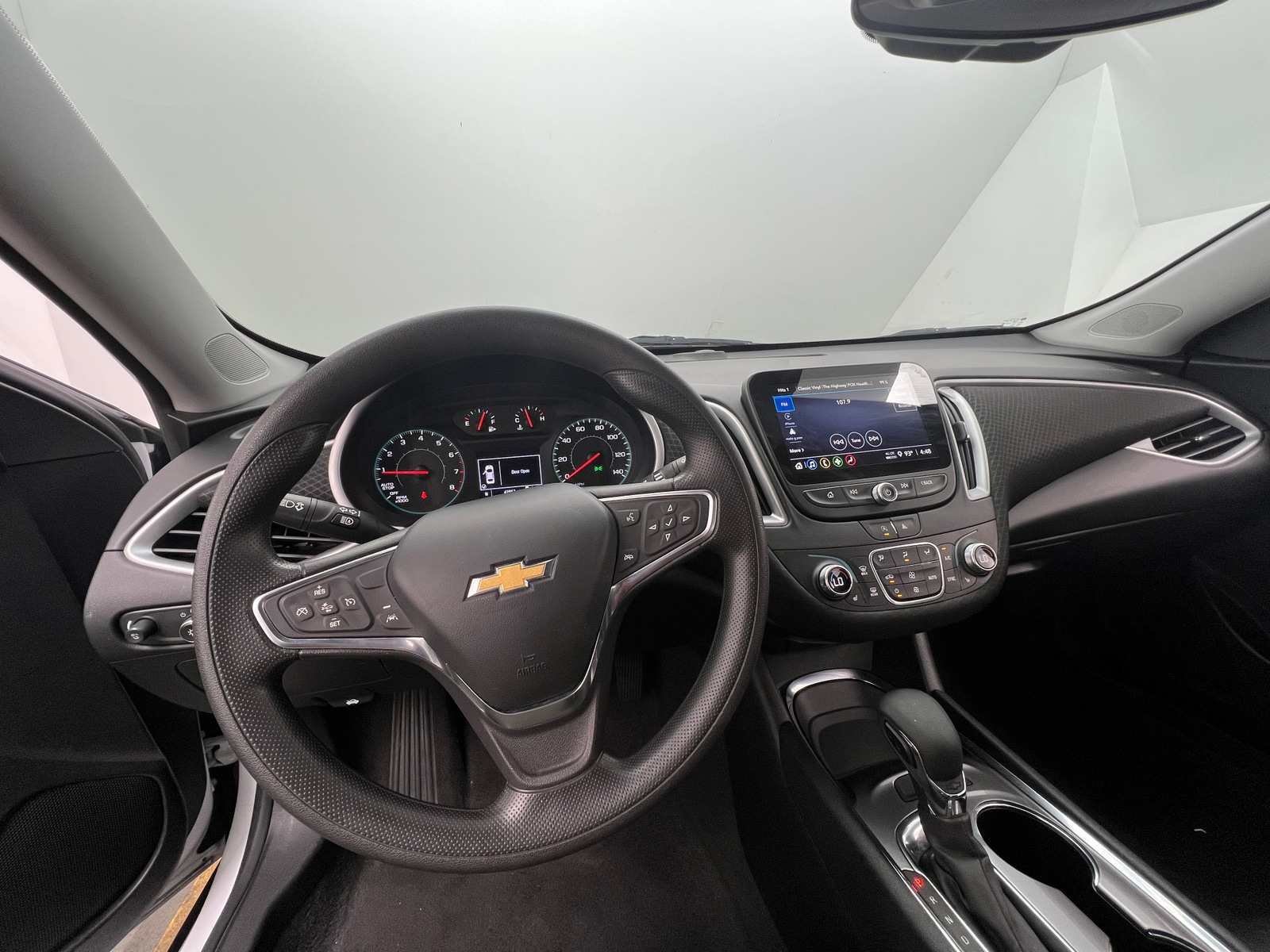 Thumbnail: 2023 Chevrolet Malibu - 3