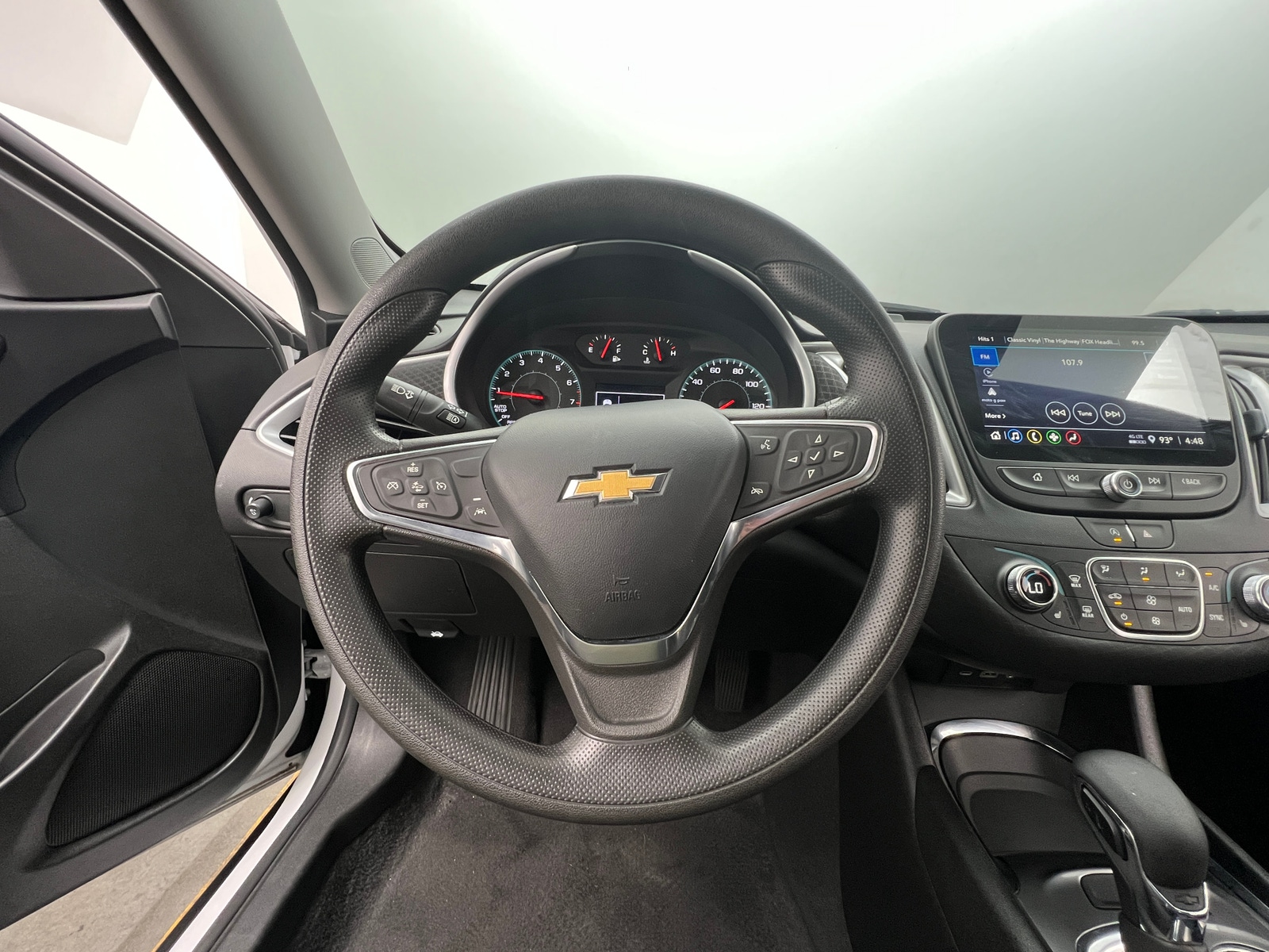 Thumbnail: 2023 Chevrolet Malibu - 5