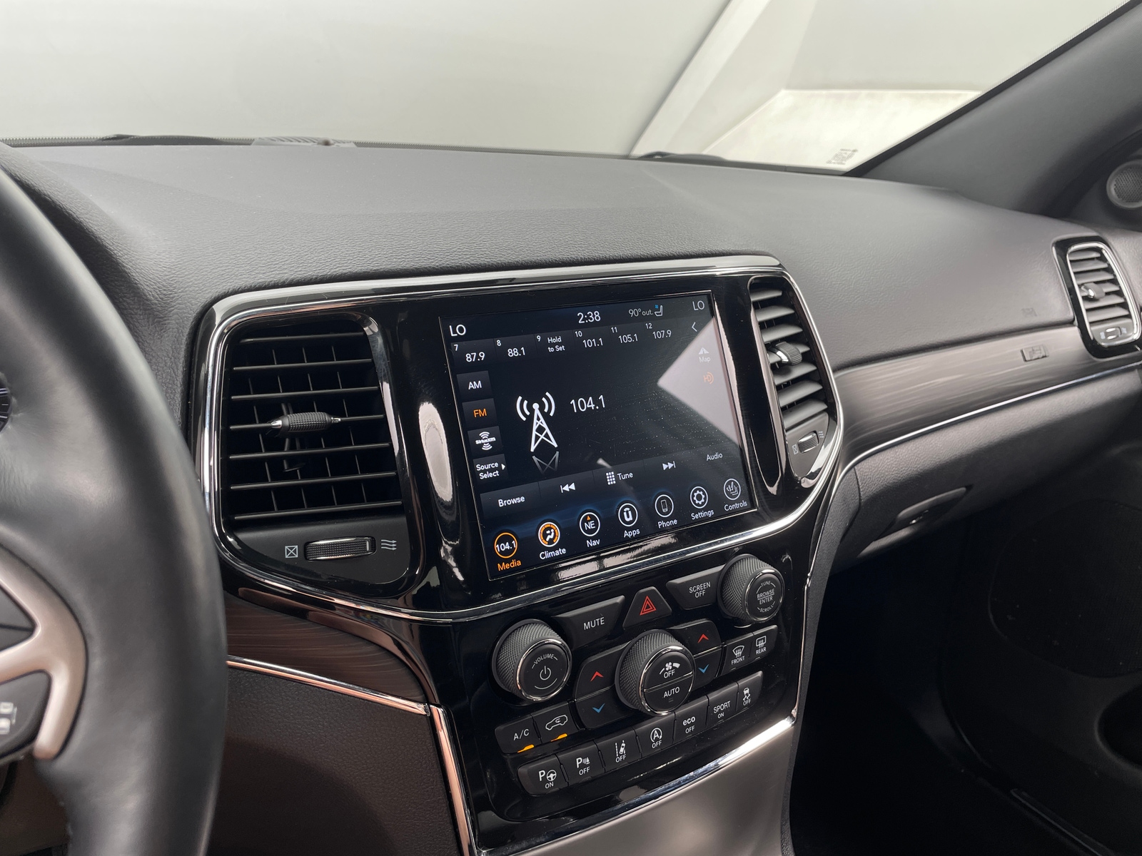 Thumbnail: 2021 Jeep Grand Cherokee - 3