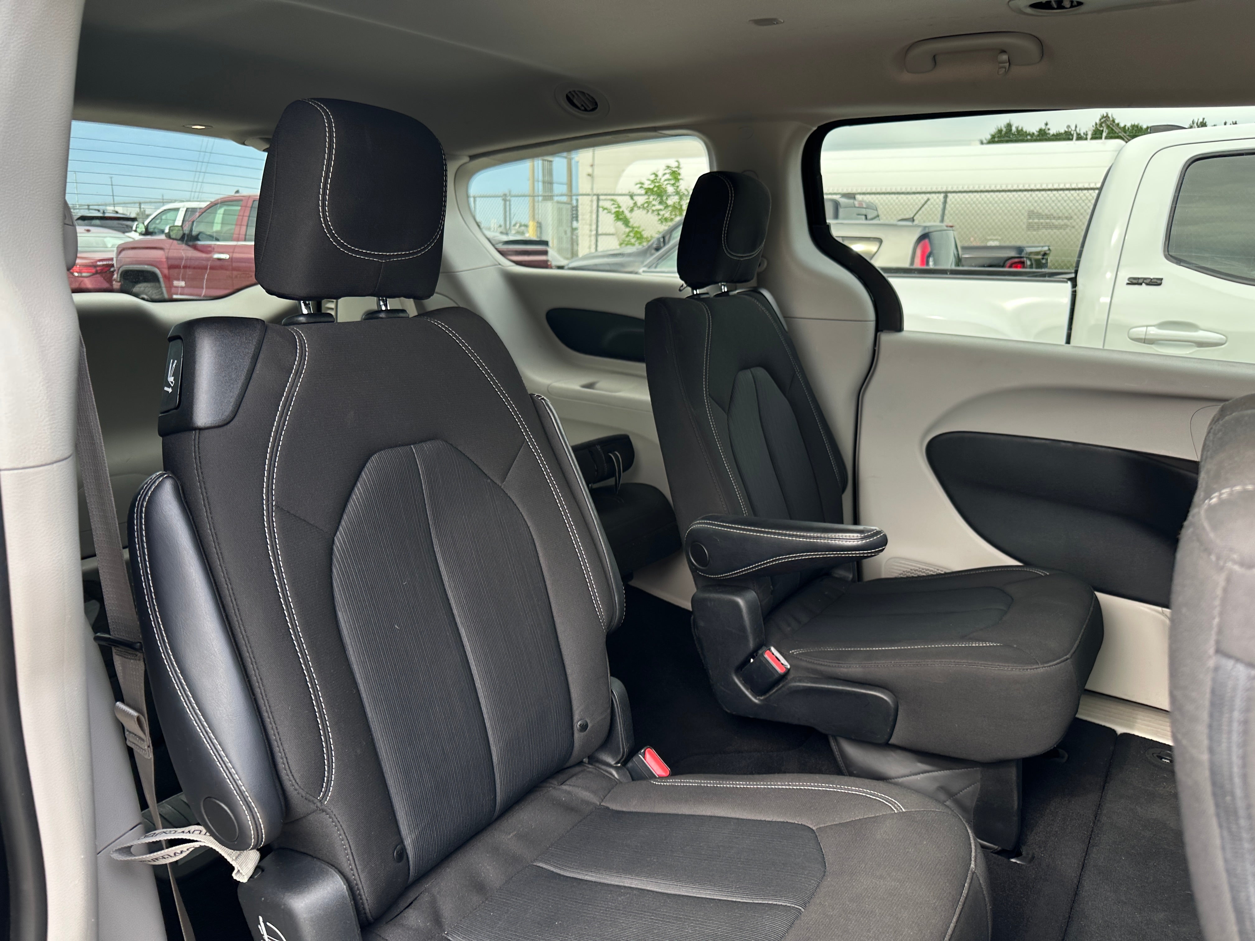 Thumbnail: 2023 Chrysler Voyager - 6