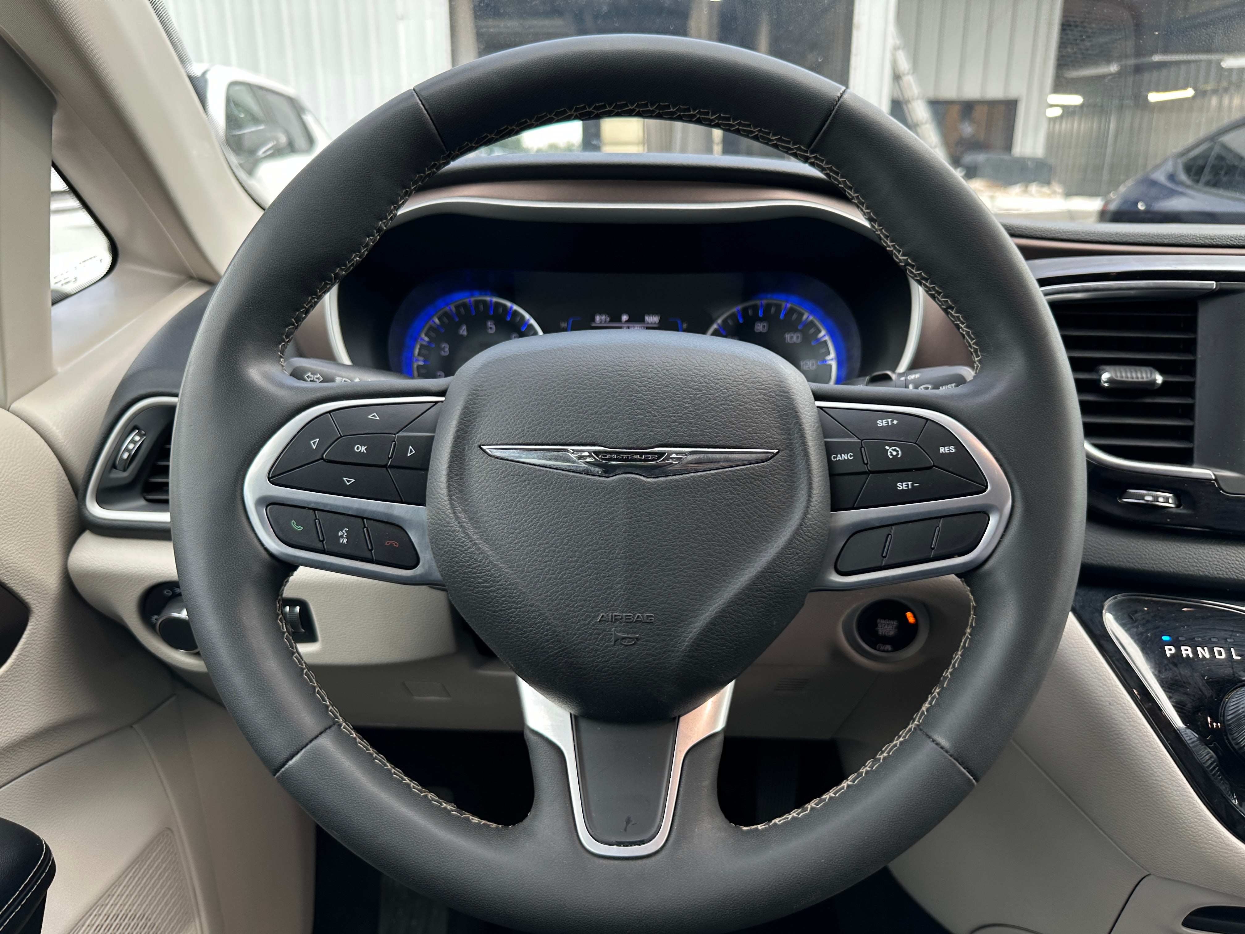 Thumbnail: 2023 Chrysler Voyager - 5