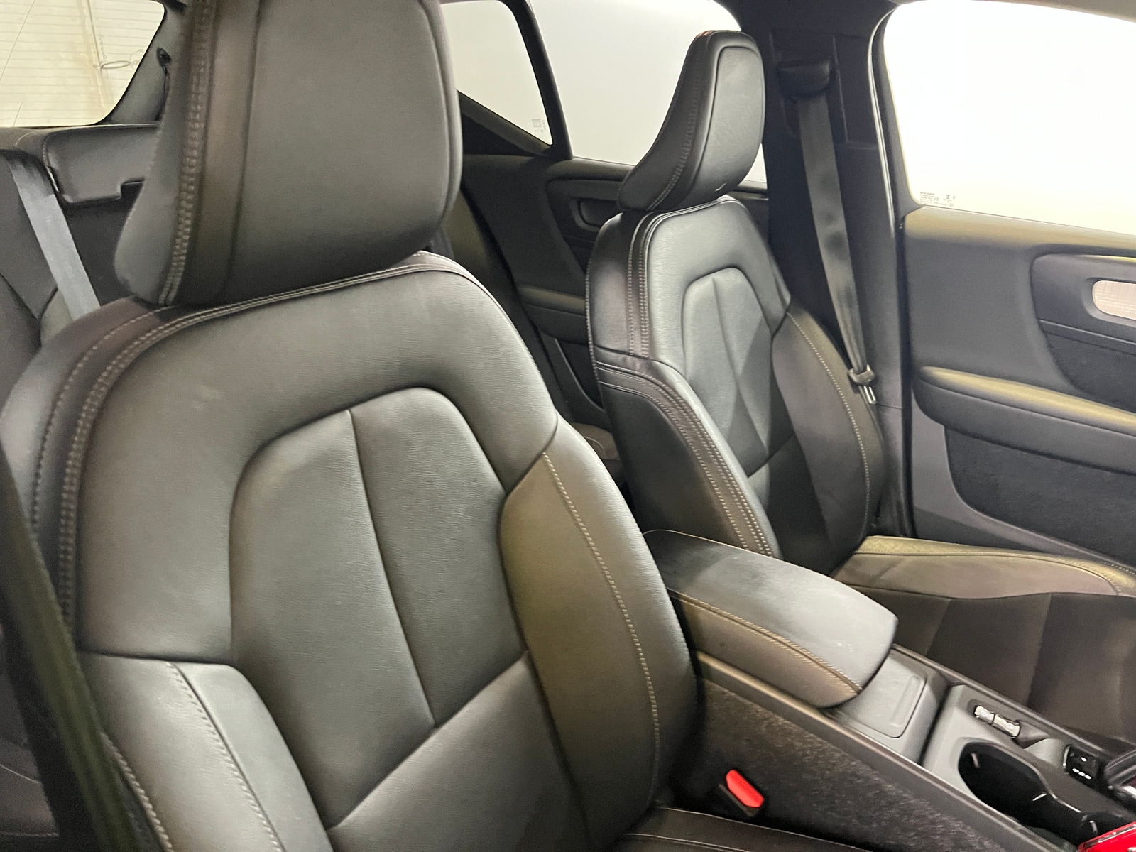 Thumbnail: 2020 Volvo XC40 - 2