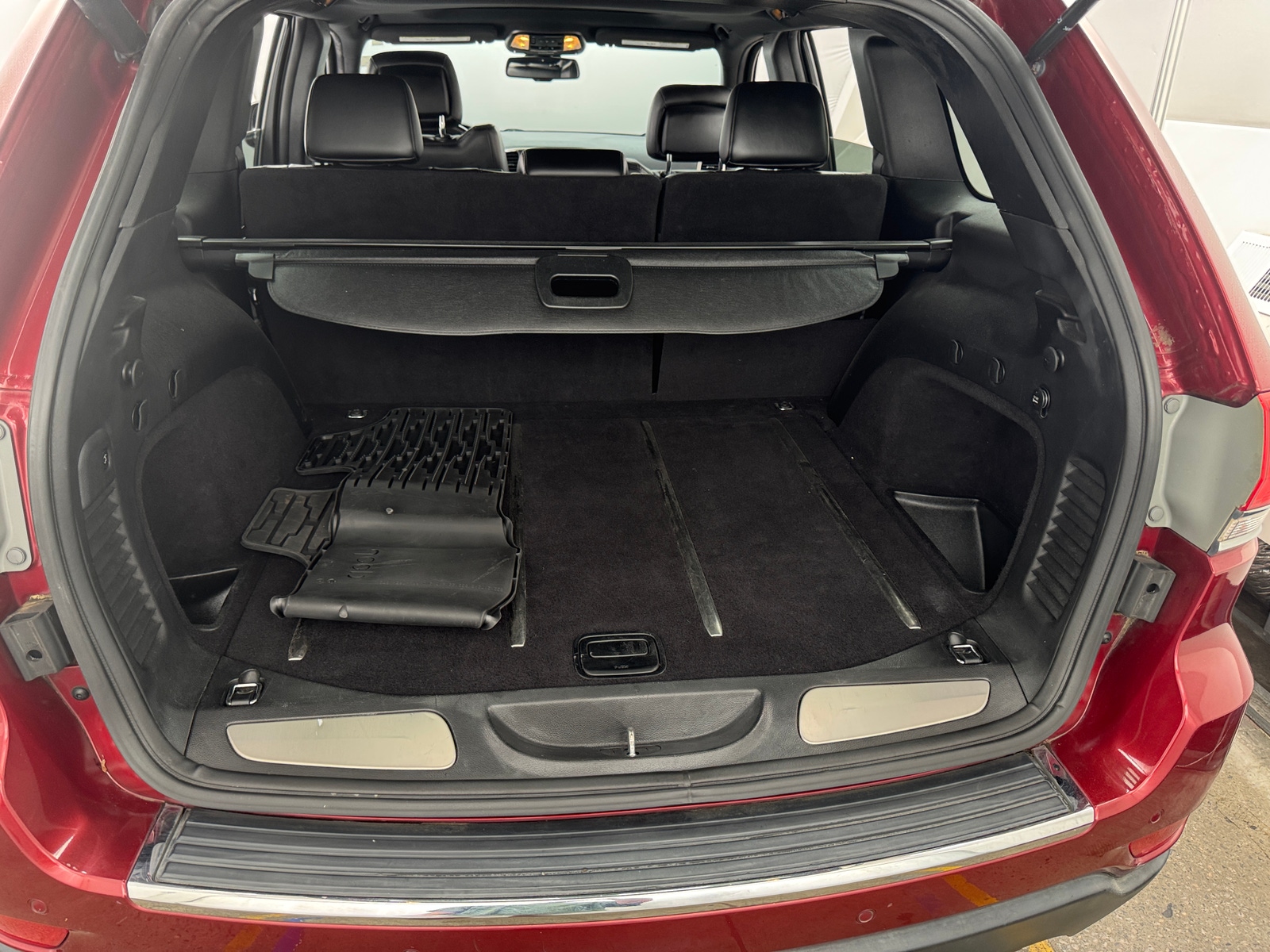 Thumbnail: 2015 Jeep Grand Cherokee - 6